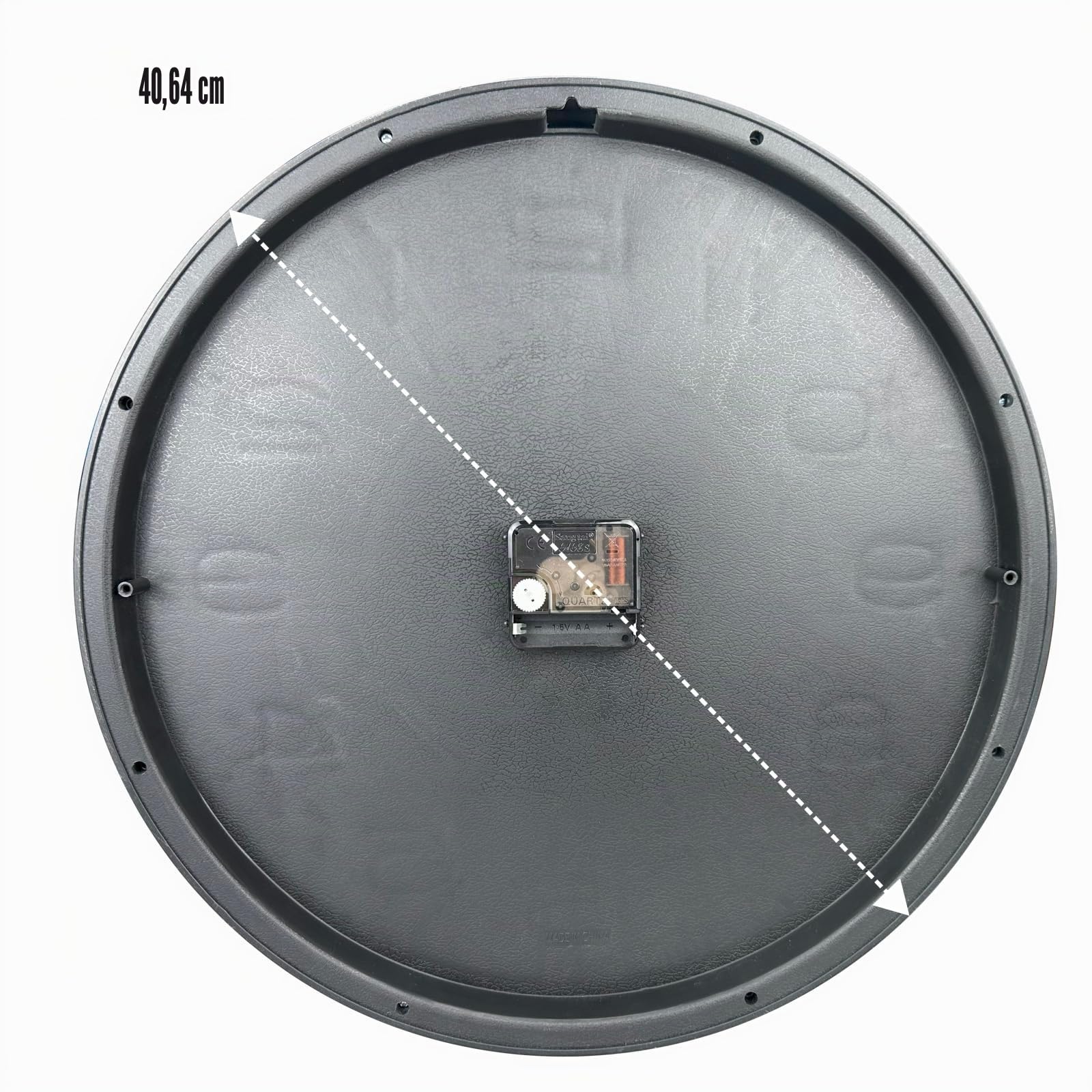 Plumeet Reloj de Pared Grande de 40.5cm, Relojes Decorativos de Cuarzo Silencioso Que no Hace Tictac, Gran Pantalla de Números Tridimensionales, con Pilas (Blanco)