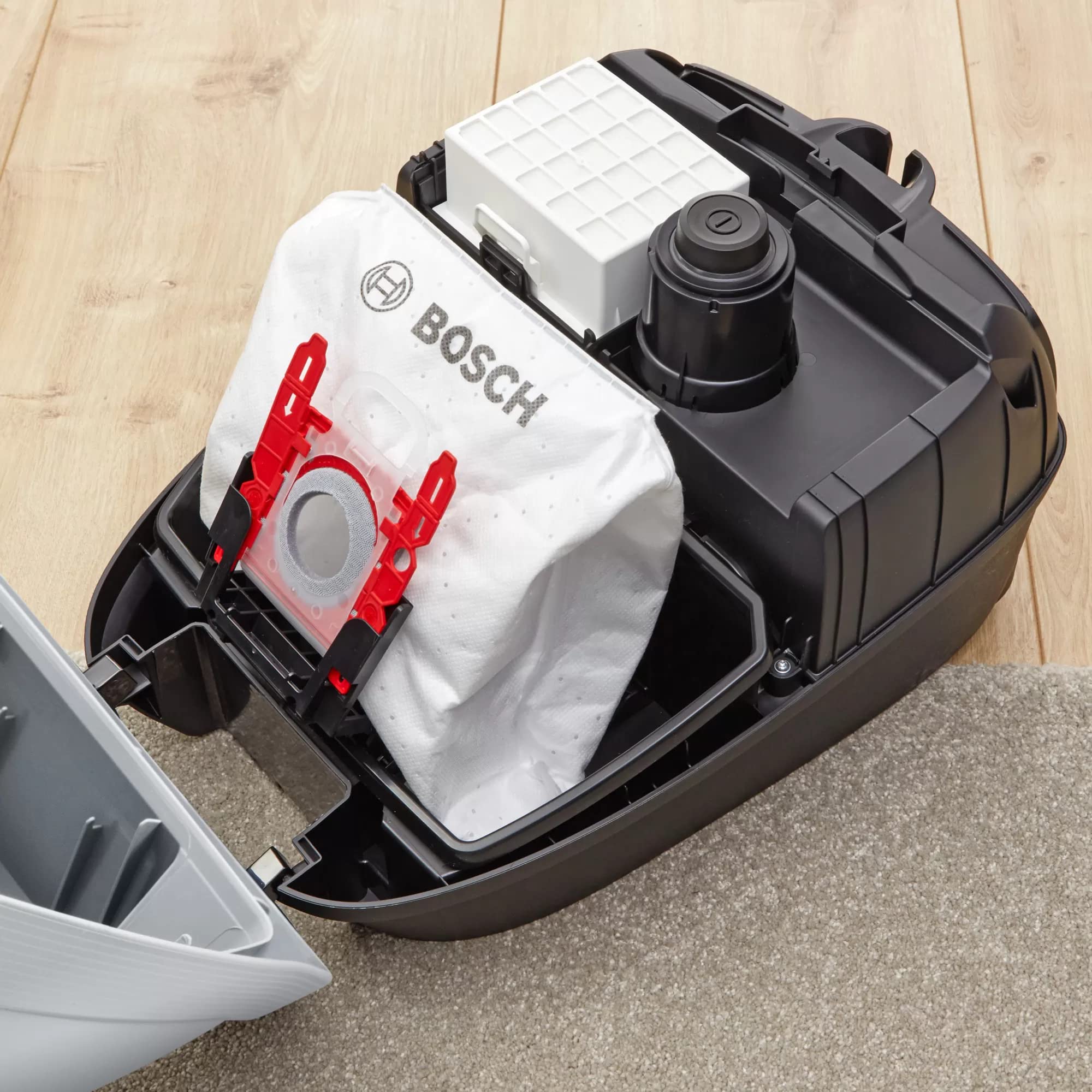 Bosch BGB6X330 - Aspirapolvere con sacchetto, 4 l, 600 W, filtro HEPA 75 dB, cavo da 12 metri, colore: Grigio