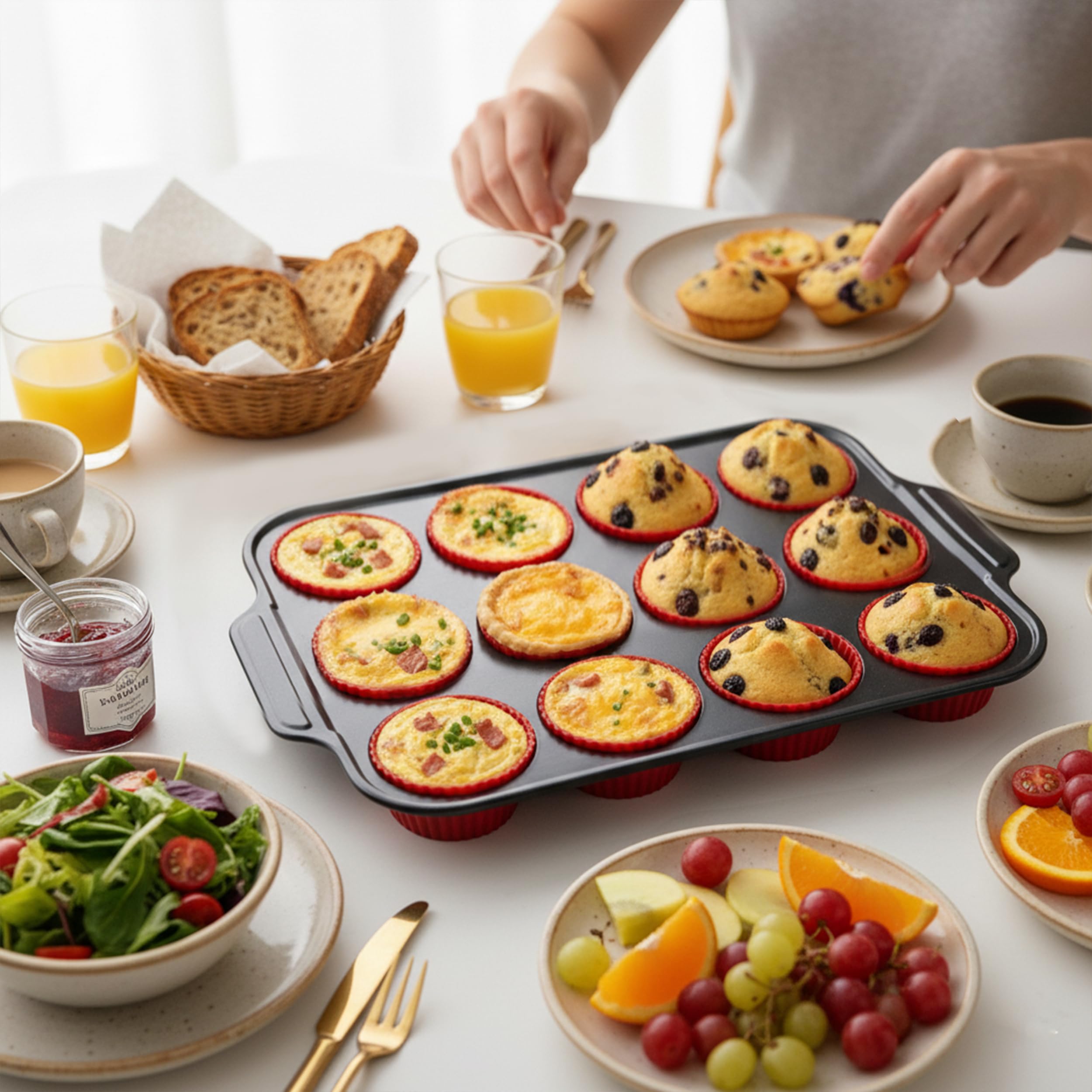 2024 Silikon-Muffinform, roter Metallrahmen, Muffinform, Eierbissen, Cupcake-Form, ofen- und spülmaschinenfest, Mini-Muffinformen zum Backen, antihaftbeschichtet, 12 Stück