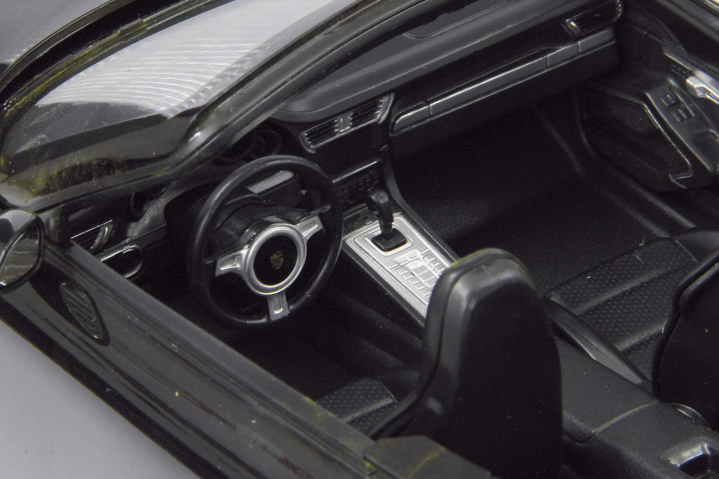 JAMARA Porsche 911 Carrera S 1:12 2,4GHz - offiziell lizenziert, bis 1 Std Fahrzeit, ca. 11 Km/h, perfekt nachgebildete Details, detaillierter Innenraum