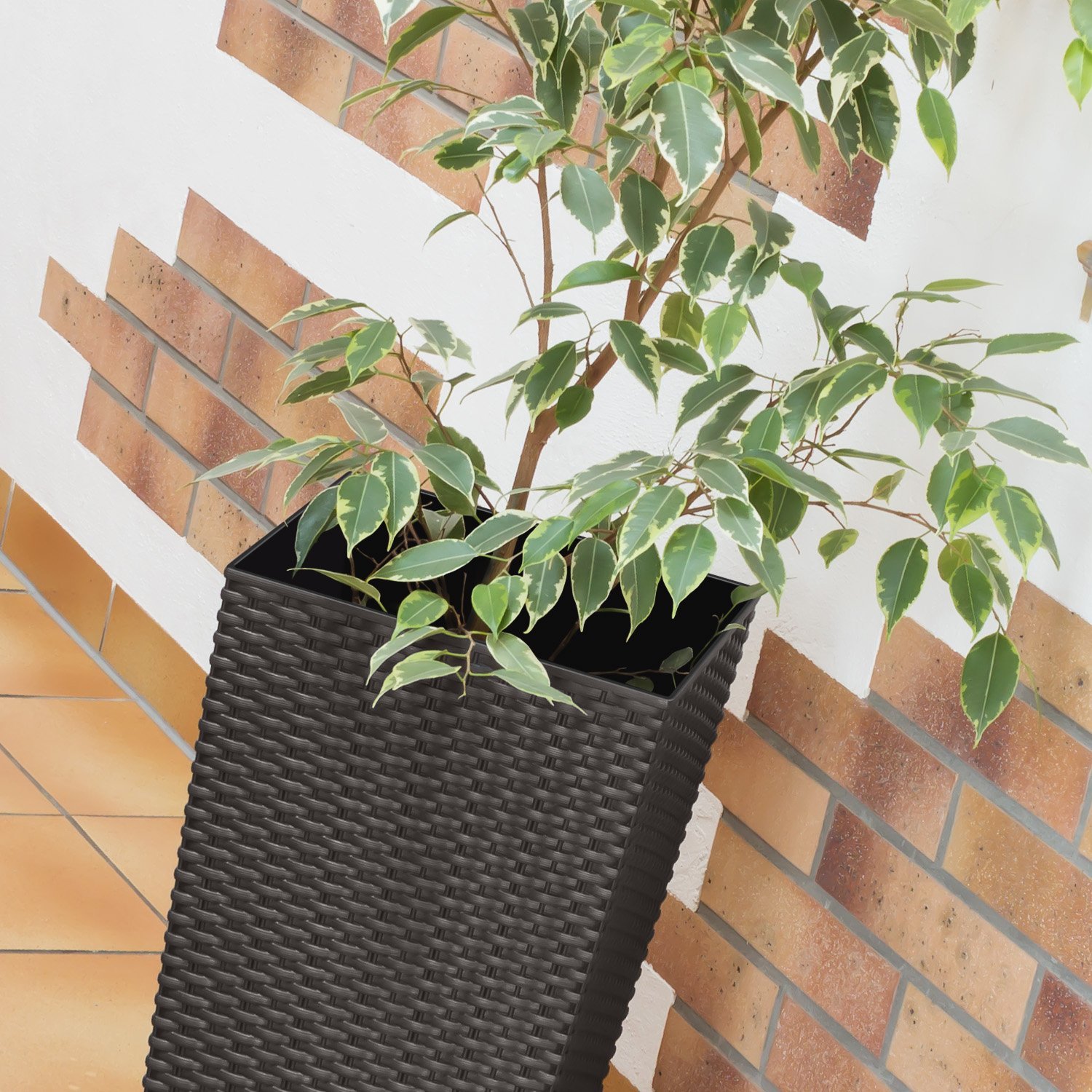 rg-vertrieb Blumenkübel Rato Square 49L Dunkler Ocker – Pflanzkübel Rattan-Optik 61cm Hoch, Blumentopf Quadratisch mit Einsatz, Pflanzgefäß Kunststoff (32,5x32,5 cm)