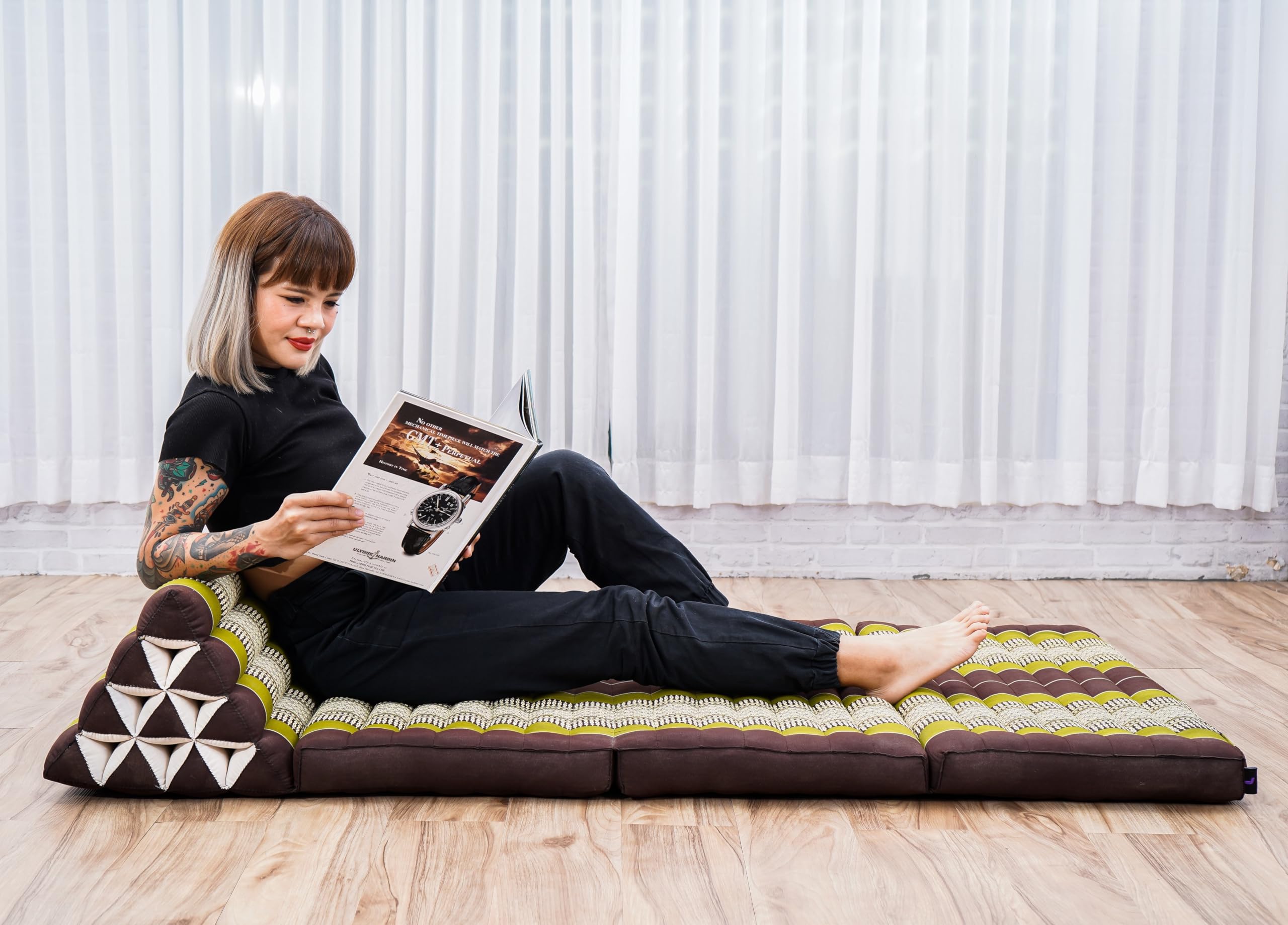 Leewadee 3-Fold Mat XXL with Triangle Cushion – Firm TV Pillow, Foldable Mattress with Cushion Made of Kapok, 67 x 31 inches, Brown Green