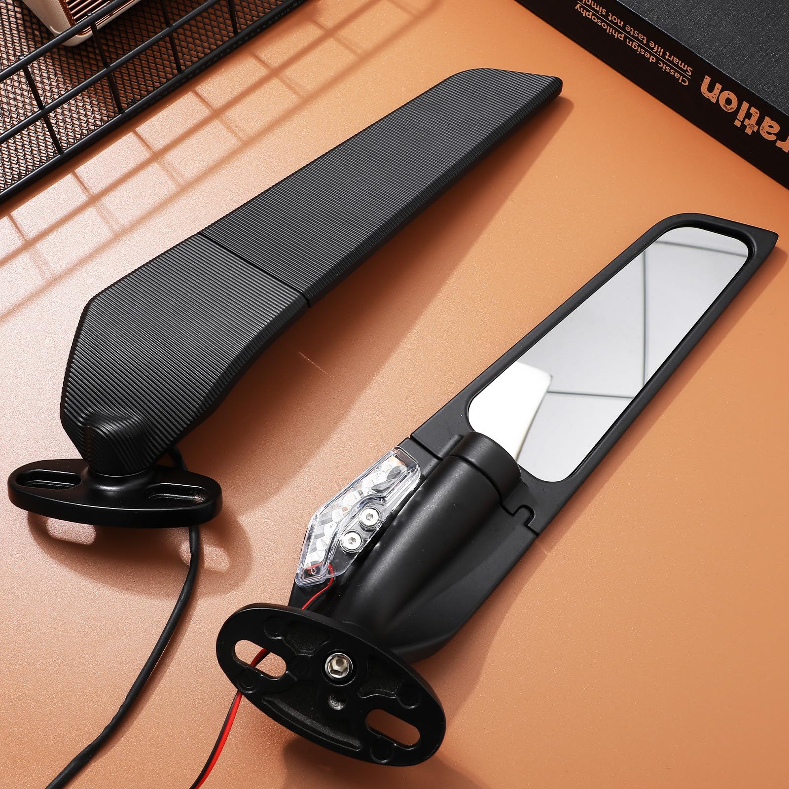 ULTECHNOVO Specchietti Laterali per Motociclette Frecce Integrate LED, Specchietti Retrovisori Robusti Grandi Neri per Guida Urbana