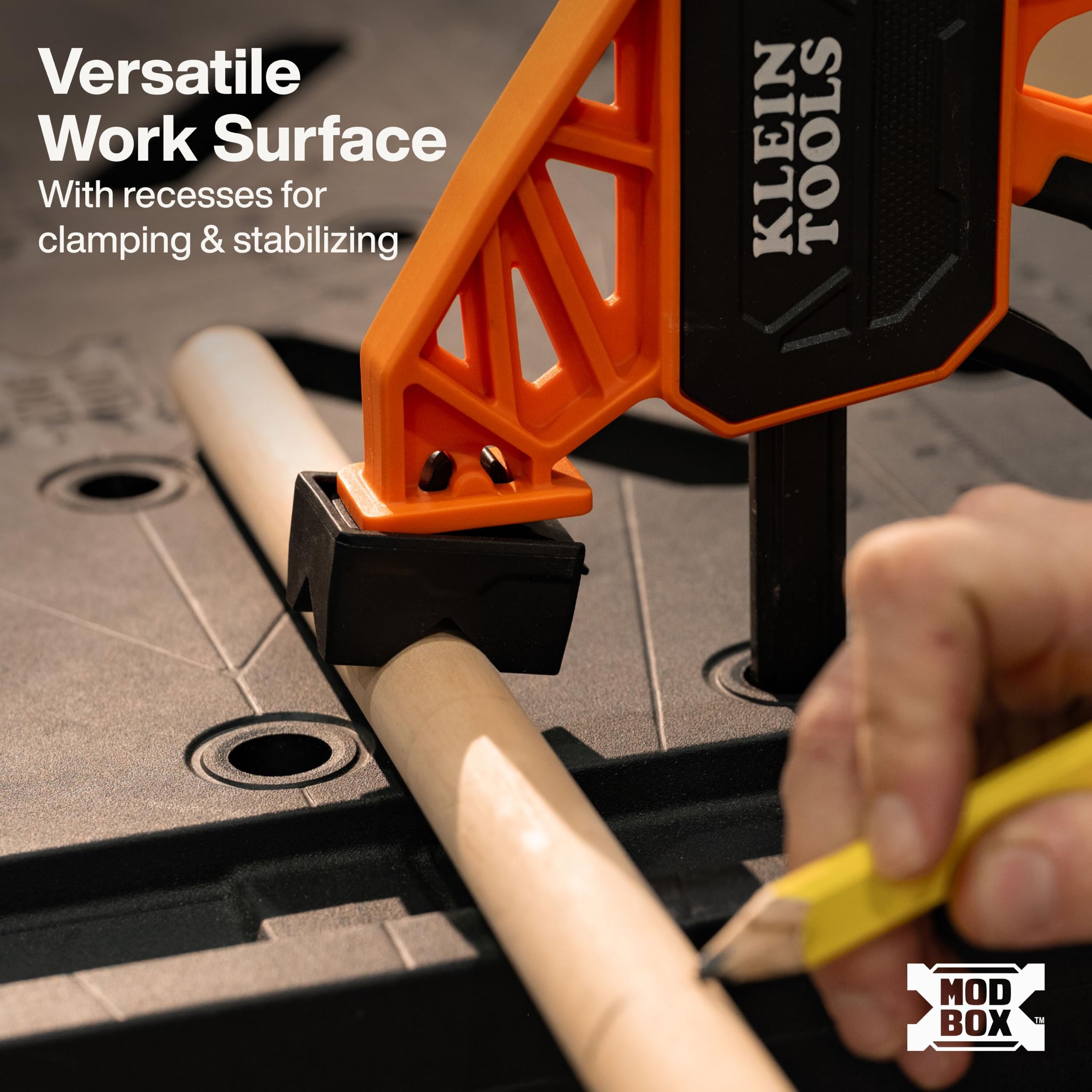 Klein Tools 54410MB MODbox Banco da Lavoro, Tavolo da Lavoro Pieghevole, Postazione di Lavoro Portatile, Capacità 453,6 kg, Compatibile con il sistema ferroviario MODbox