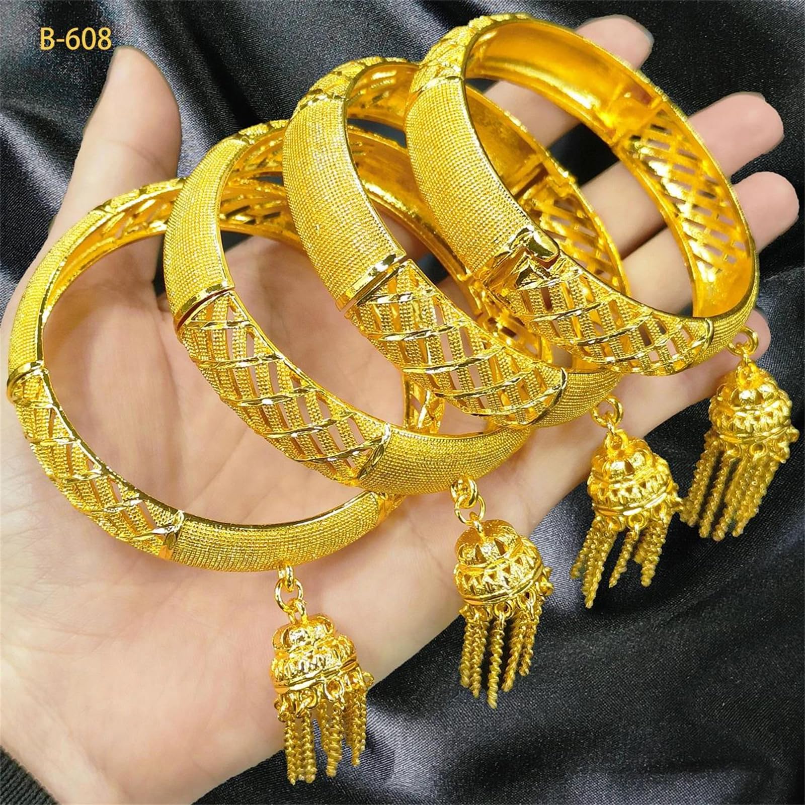 YDYDTTKD Bracciale Rigido Color Oro con Ciondolo Nappa per Donna in Metallo ramato Stile Bohémien a Forma di Gioielli di Lusso da Sposa