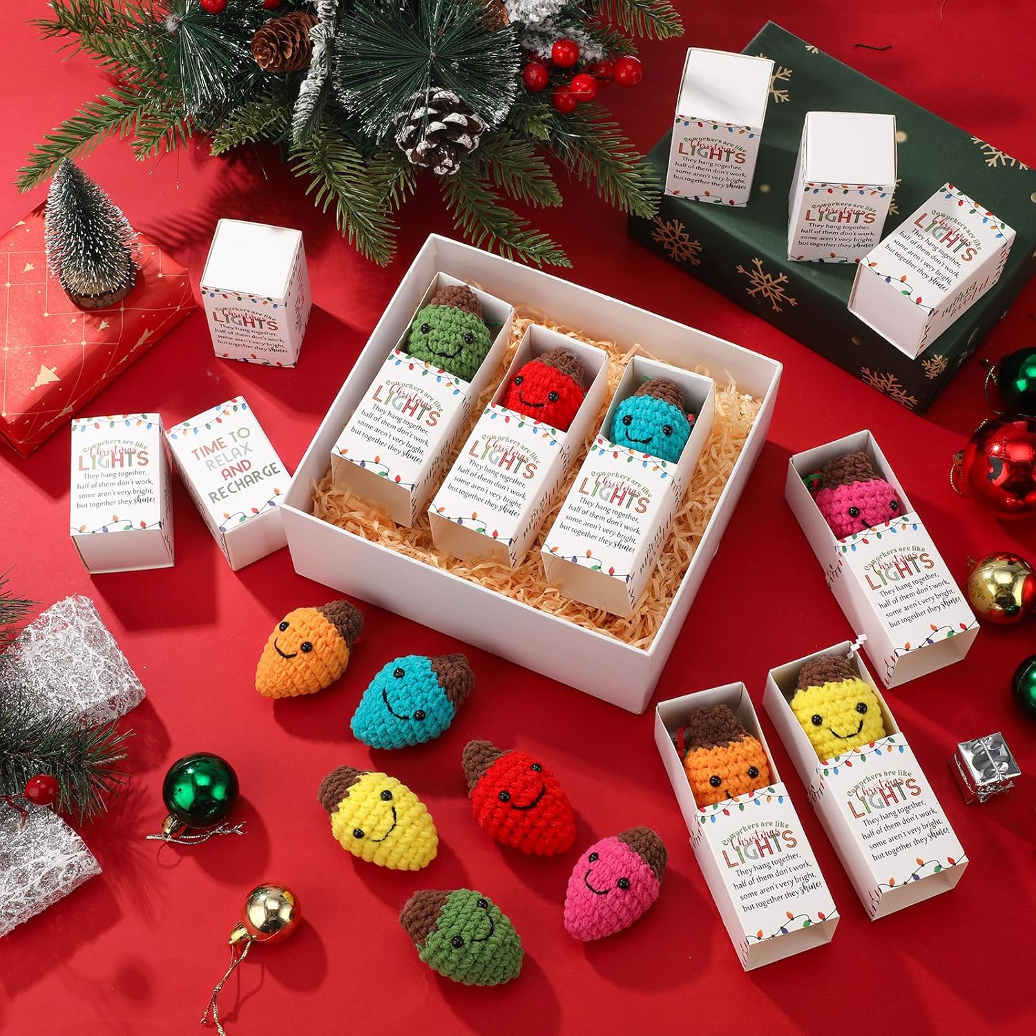 Soulchen 24 Set Christmas Coworker Colorful Crochet Light Bulb Dolls with Gift Box Handmade Positive Christmas Knitted Tabletop Decor Gifts for Friends Employee Staff Party Decoration