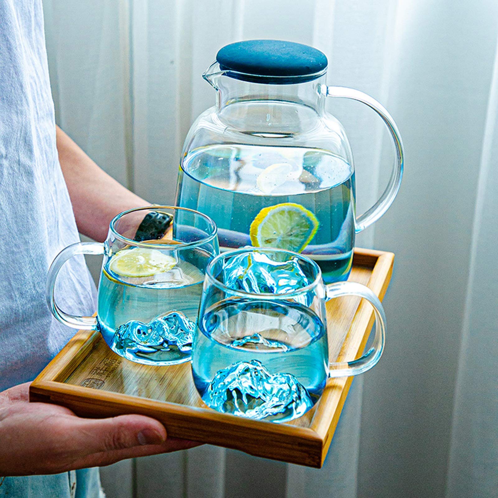 LOWLIU Pichets à thé glacé Pichet en Verre Bleu avec Couvercle Domestique de Grande capacité Verre Pot Pot Bouilloire Non-Goutte Verre cafare Hauteur matériau Borosilicate élevé Pichets