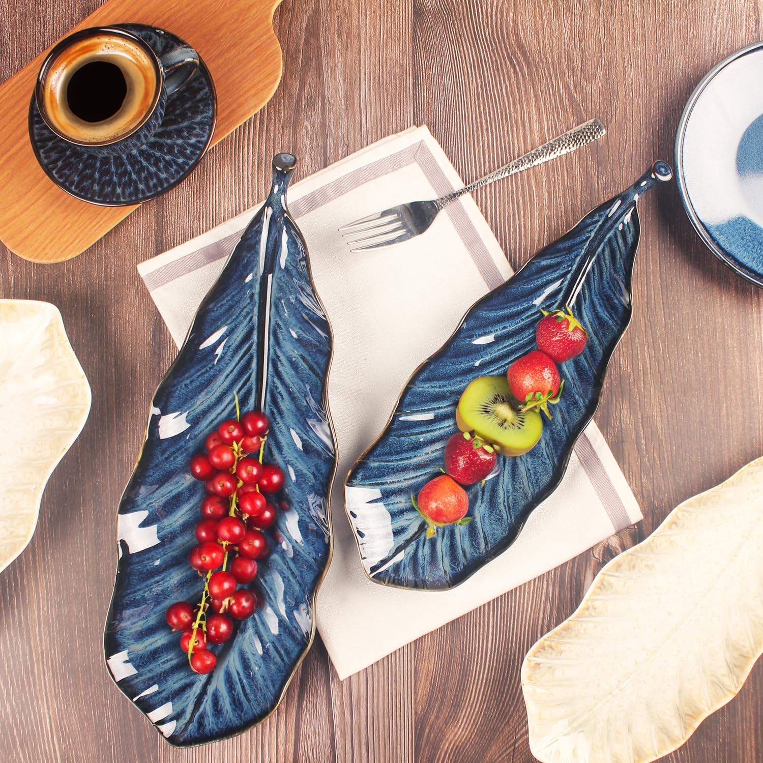 Lot de 2 grands plateaux de service pour le divertissement, plateaux et plateaux en porcelaine, passent au lave-vaisselle et au micro-ondes, bleu roi, 43,2 cm