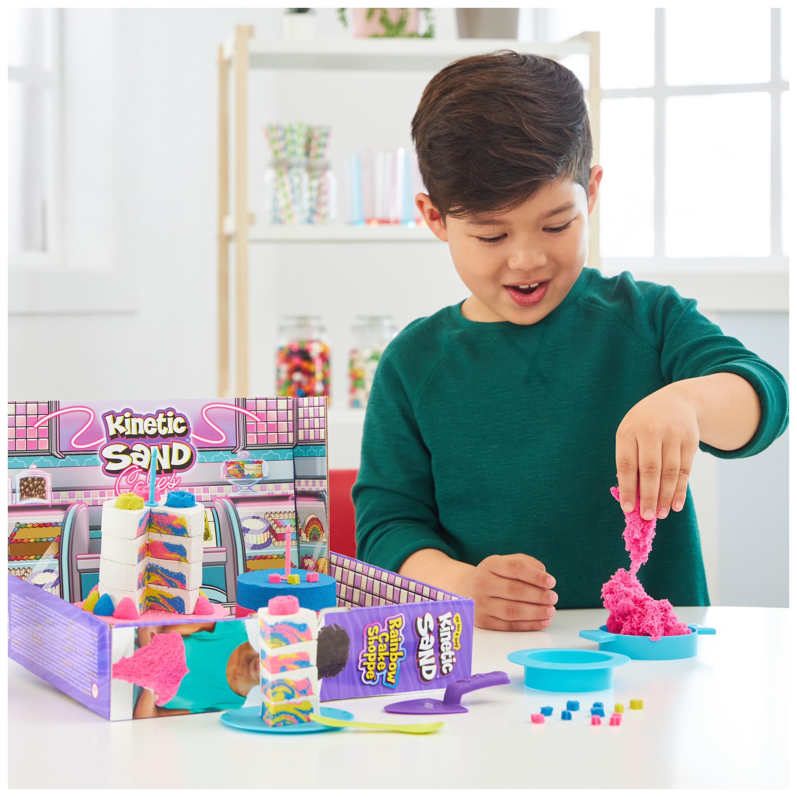 Kinetic Sand MAGICZNY Piasek - Rainbow Cake SHOPPE - 680g żółtego, różowego, niebieskiego i białego piasku waniliowego - zestaw rękodzieła dla dzieci zabawki sensoryczne - 6068029 - Zabawki dla dzieci