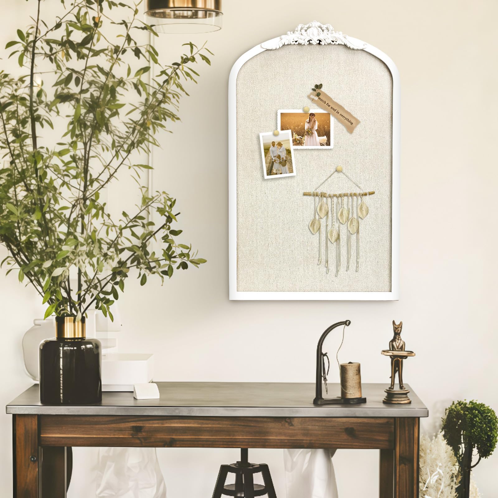Pinnwand mit Leinen, Vintage Bogen gerahmt Pinnwand - 19x31 Weiß Korktafel für Wände, Weißer Kiefernholzrahmen, Stoff Pinnwand, Vision Board für Schule, Zuhause & Büro