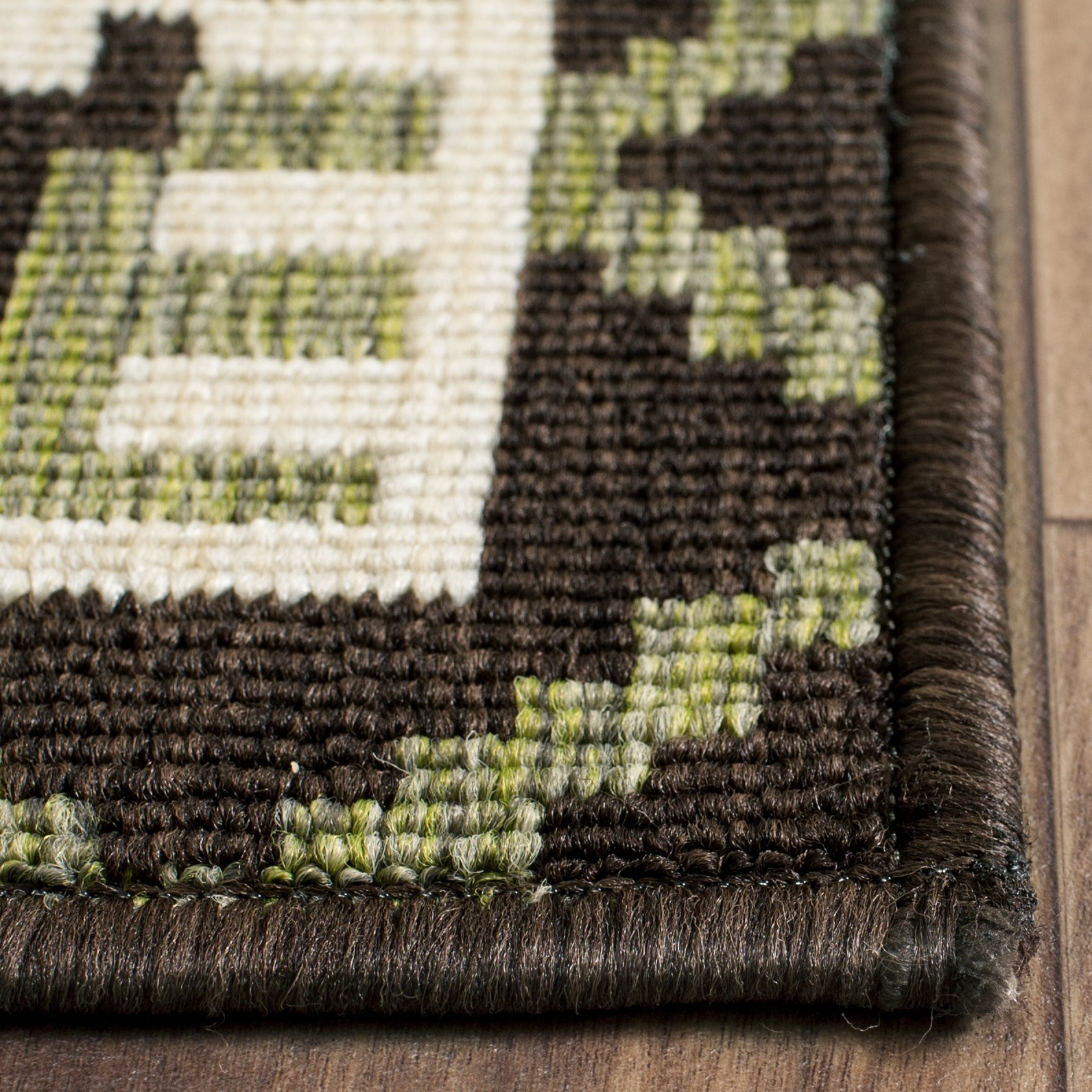 SAFAVIEH Tapis Boho pour Salon, Salle à Manger, Chambre à Coucher - Veranda Collection, Tapis à Poil Court, Vert et Terracotta, 79 X 152 cm