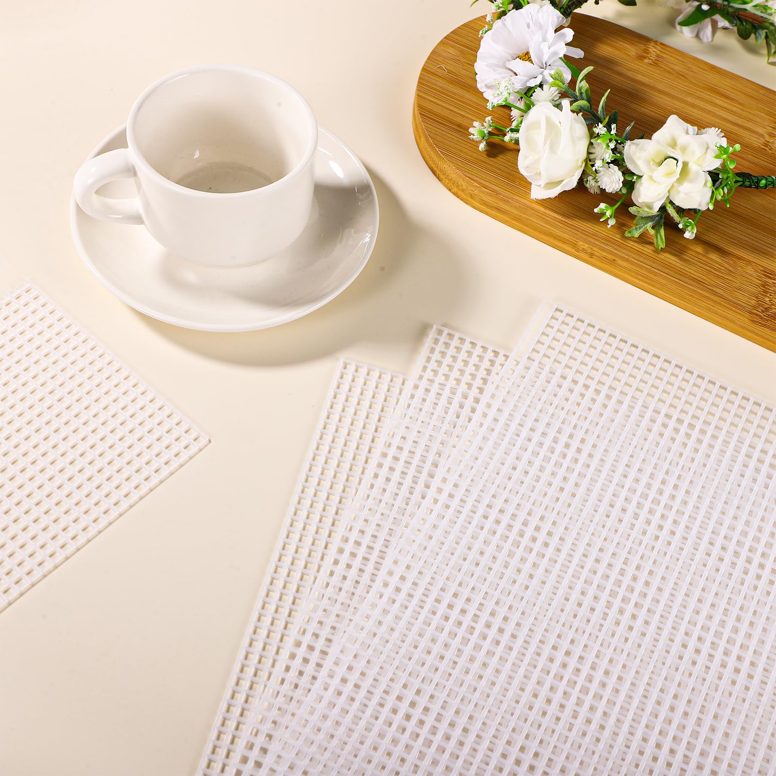 6pz Fogli di Tela a Maglie Plastica, 28x23cm 5CT Tela in Rete Plastica Fogli Tela in Rete Plastica per Ricamo Schermo in Rete Plastica per Lavori All'Uncinetto Fai Da Te(Trasparente)