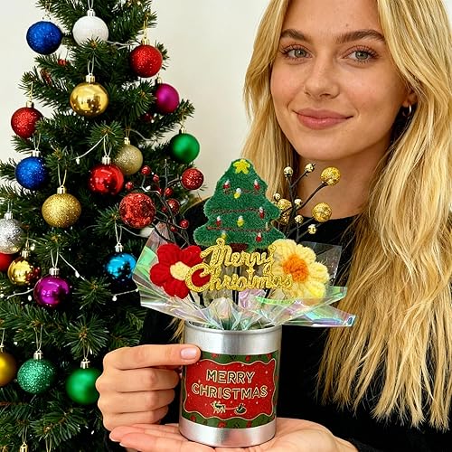 Miniatura 5 de Mini decoración de mesa navideña, árbol de Navidad hecho a mano y flores de ganchillo con base plateada, 8 pulgadas, pequeña decoración festiva para