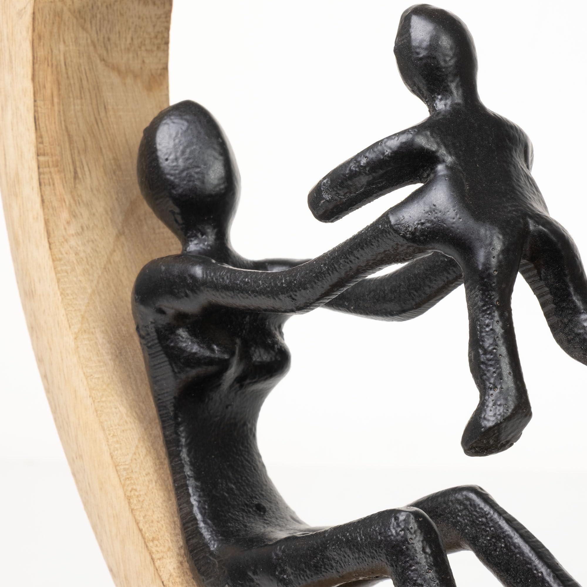 Moritz Figurka dekoracyjna Mother's Love czarna 30,5 cm z drewna mango i aluminium rzeźba matka z dzieckiem w sercu, symbol miłości rodziny i bezpieczeństwa, nowoczesna dekoracja, rękodzieło, pomysł
