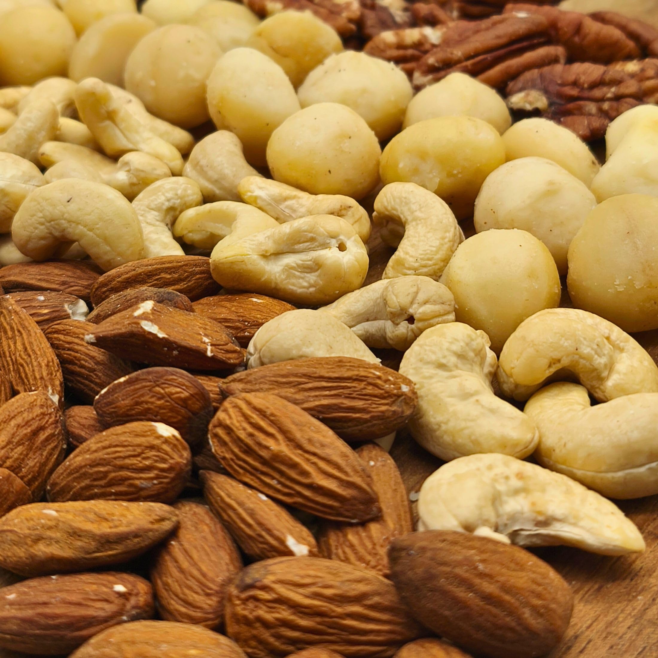 BULK & Tasty. Mandeln Naturbelassen 1kg Ganz, Natural. Kein Salzzusatz, Nicht Geröstet. Almond Kernels - Pure, Natural, Premium Selection Whole Nuts Großpackung Für Nussmischung/Nussmix