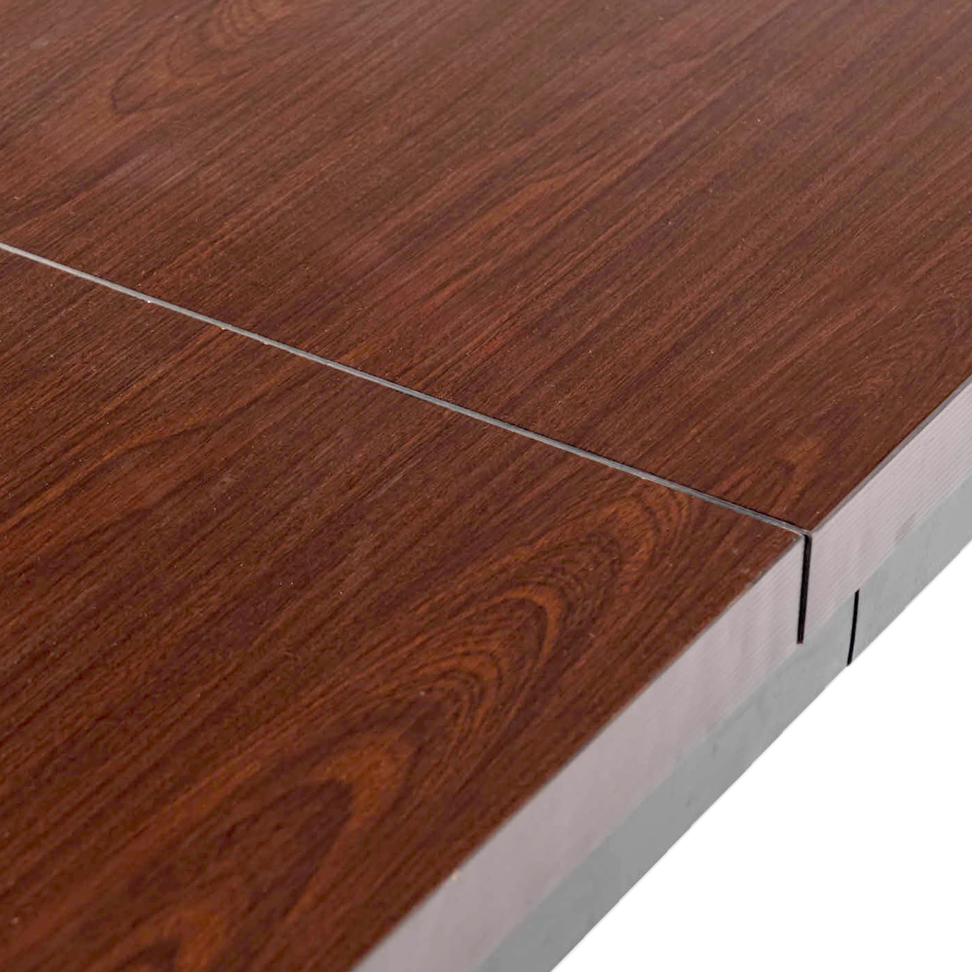 HOMYLIN Rechteckiger Konferenztisch mit Walunt-Holz-Laminatplatte und Metallrahmen, moderner Bürotisch für 4–6 Personen, Braun