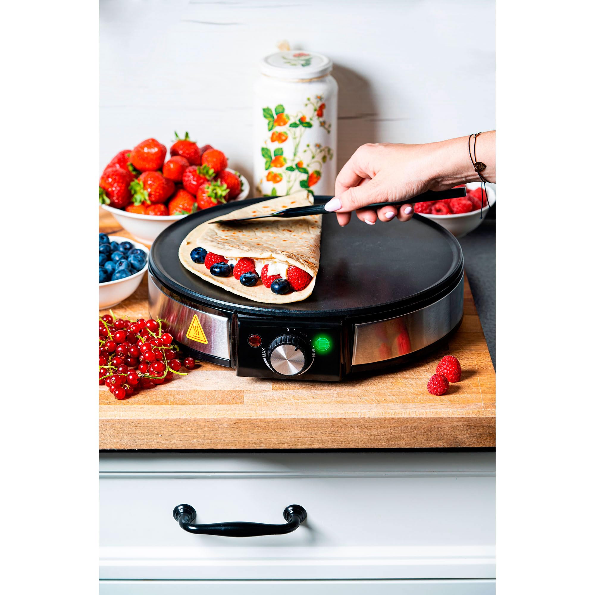 briebe CM1137 Crepera, Máquina de hacer Crepes, Tortitas, Panqueques, Plato 30cm de Diámetro, Placa Antiadherente, Temperatura Regulable, 1600 W, Color Negro