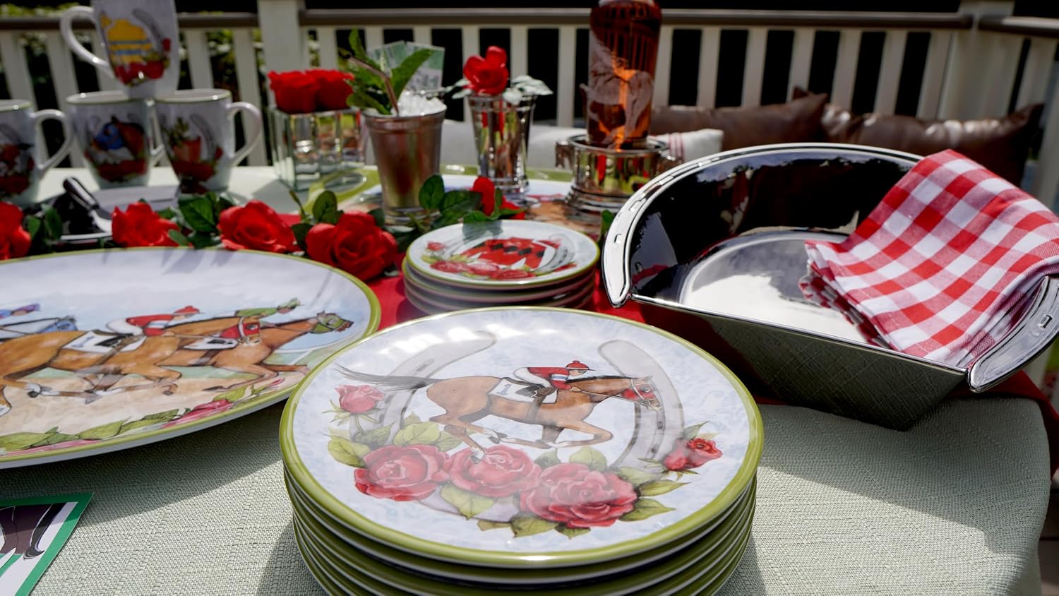 Derby Day at the Races Silver Plated 3-D Horseshoe Serving Bowl–Make a statement with this lustrous equestrian centerpiece, perfect for race day celebrations, fine dining, and elegant entertaining.