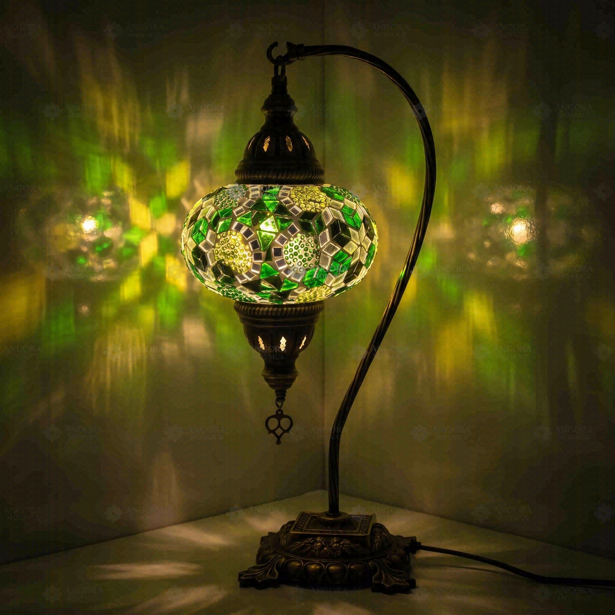 ENVA Lampada da tavolo a mosaico verde – Lampada a mosaico turco – Lampada da scrivania a collo di cigno – Lampada da comodino marocchina fatta a mano, vetro geometrico verde smeraldo e