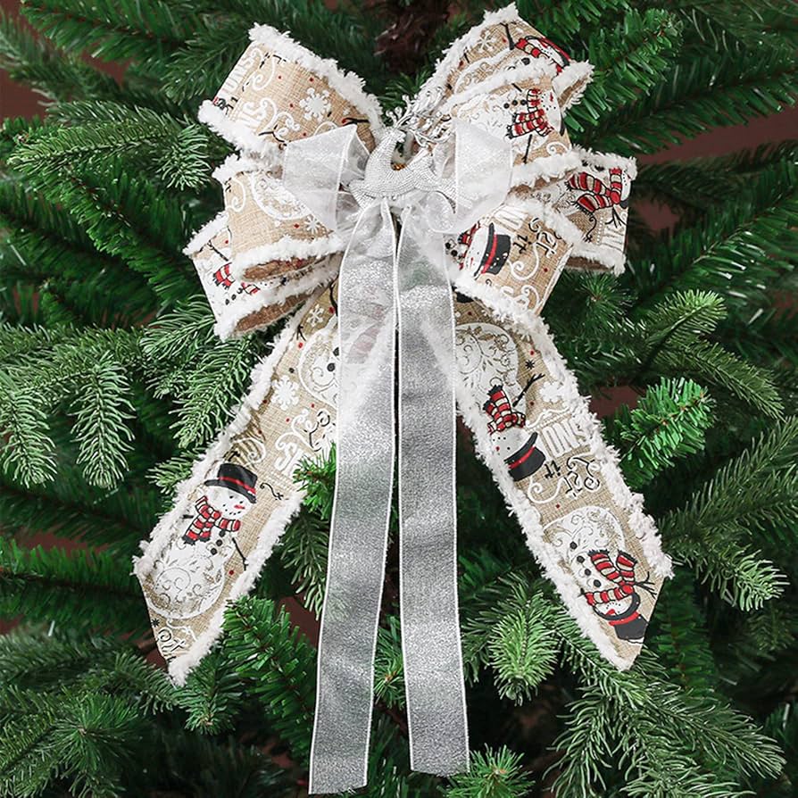 大きなクリスマスツリー 白いリボン付き 大きなクリスマスツリー 白いリボン付き