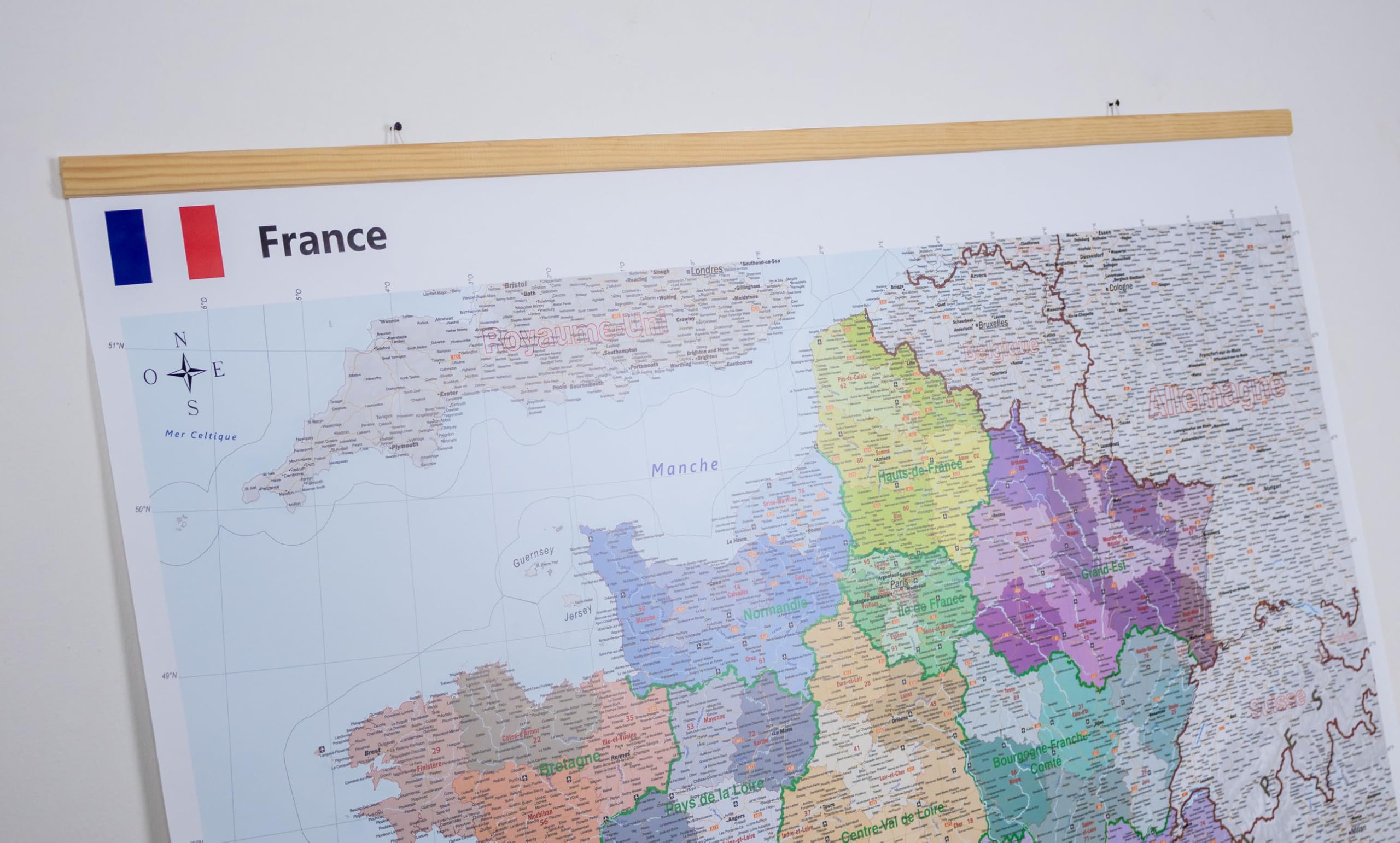 GeoMetro Carte administrative de la France en français de 100 x 100 cm, avec plastification sur les deux faces avec départements et baguettes en bois pour l'accrochage, Départements
