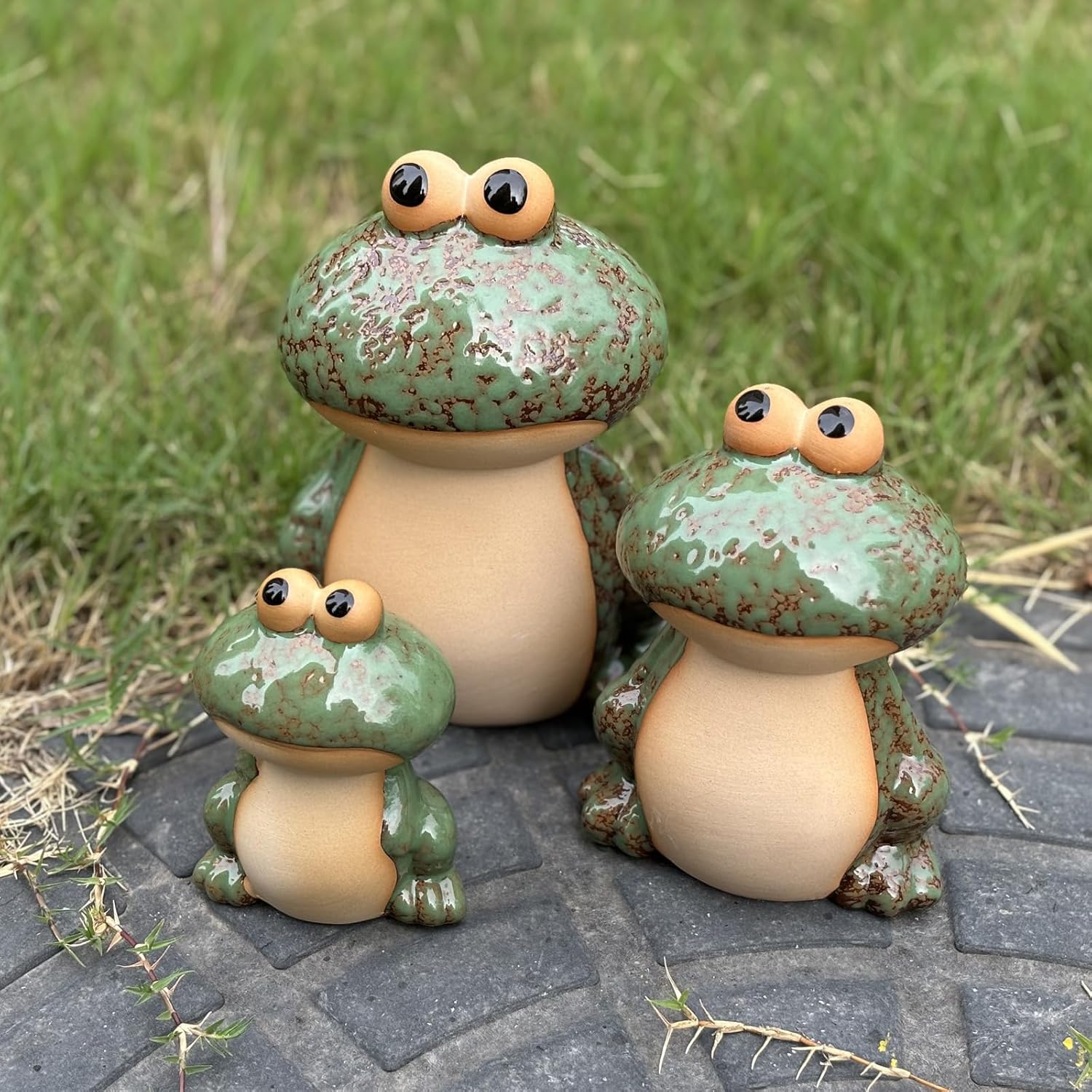 Lee's Clover Glazed Ceramic Frog Garden Decor Set of 3 – Cute Frog Lawn Ornaments & Outdoor Figurines for Yard | Garden Decorations for Patio, Pond, Porch - Image 3