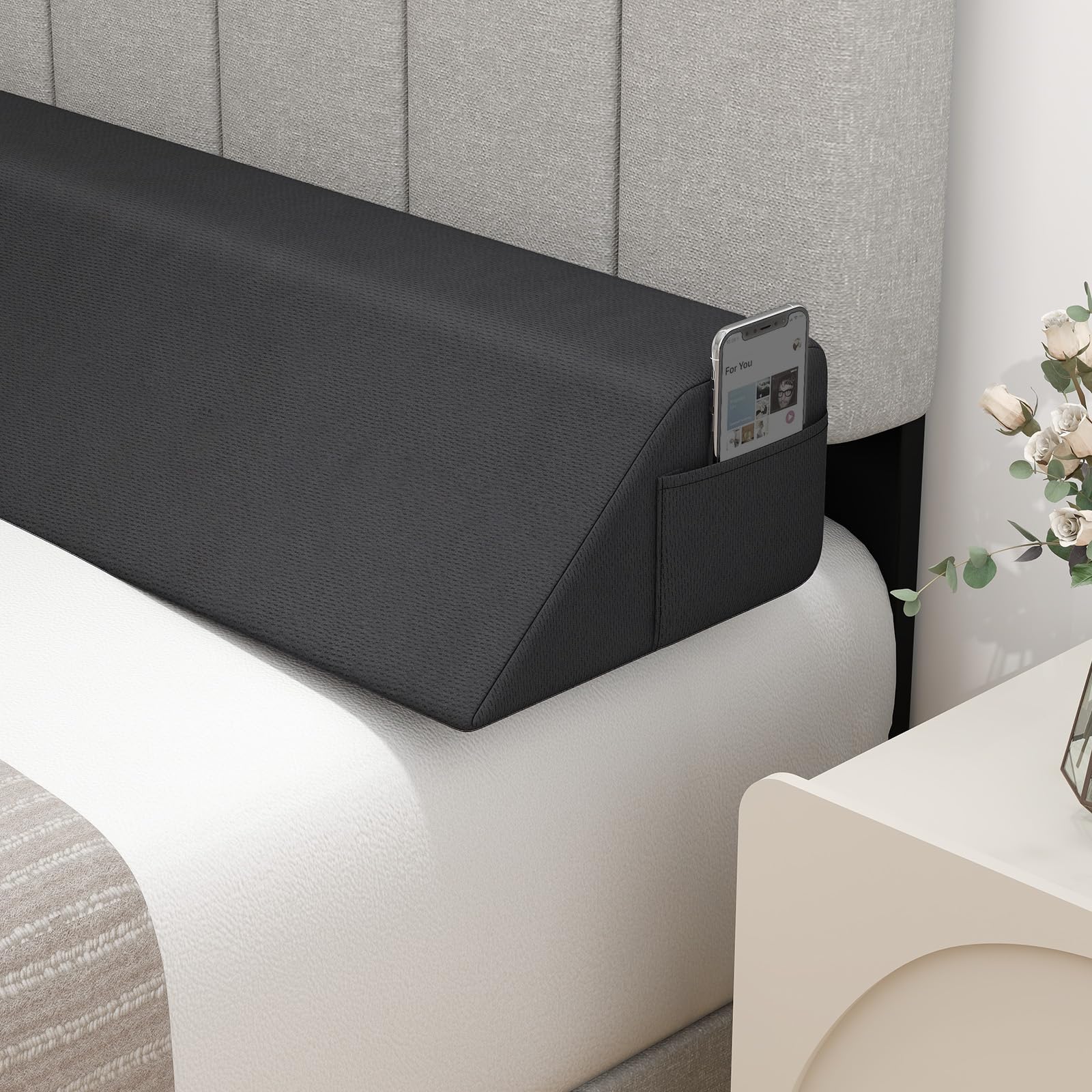 LIFEZEAL Almohada Trapezoidal para Rellenar el Espacio entre el Cabecero y el Colchón, Almohada de Lectura con Funda Lavable, Acolchada con Esponja, 2 Bolsillos Laterales, para Cama (137 x 25 x 13 cm)