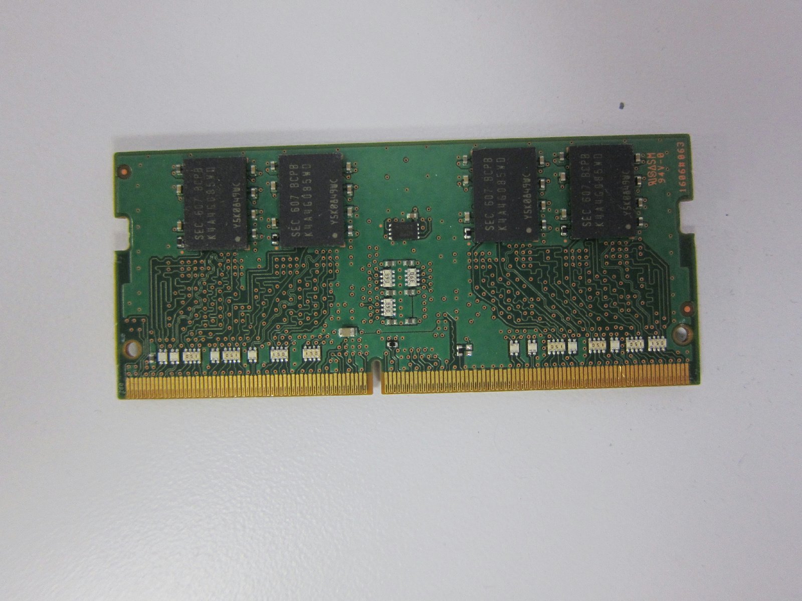 (未使用･未開封品)　mousecomputer LuvBook LB-T510Em-Book P MB-P520B-S MB-P520B-SSDMB-P520WMousePro-NB NB501BNB501E対応メモリ4GB vf3p617 楽天市場】【中古】mousecomputer LuvBook LB-T510Em-Book P MB
