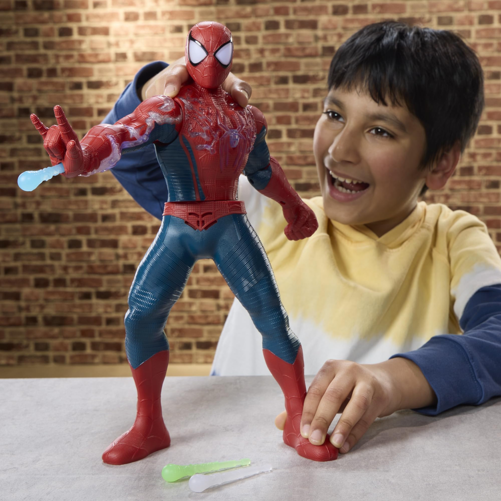 Marvel Spider-Man: Brand New Day, Spider-Man Energizado, Figura de acción electrónica, 36, 8 cm, Juguetes y Figuras Infantiles de superhéroe, A Partir de 4 años