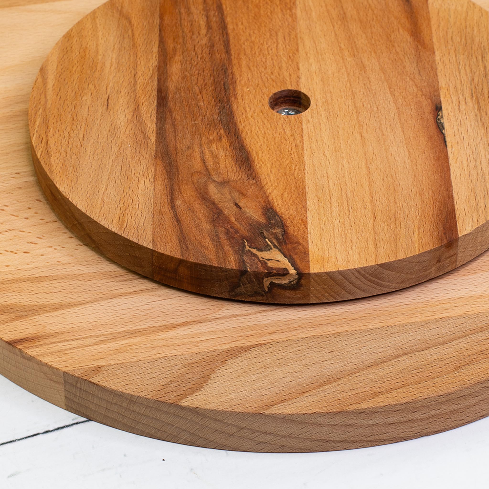 Herz & Heim® Tortenplatte drehbar aus Buchenholz personalisiert mit Gravur – 30 cm Servierplatte für Kuchen oder kalte Speisen – Motive für Paare, Familie & Freunde (Herzchen)