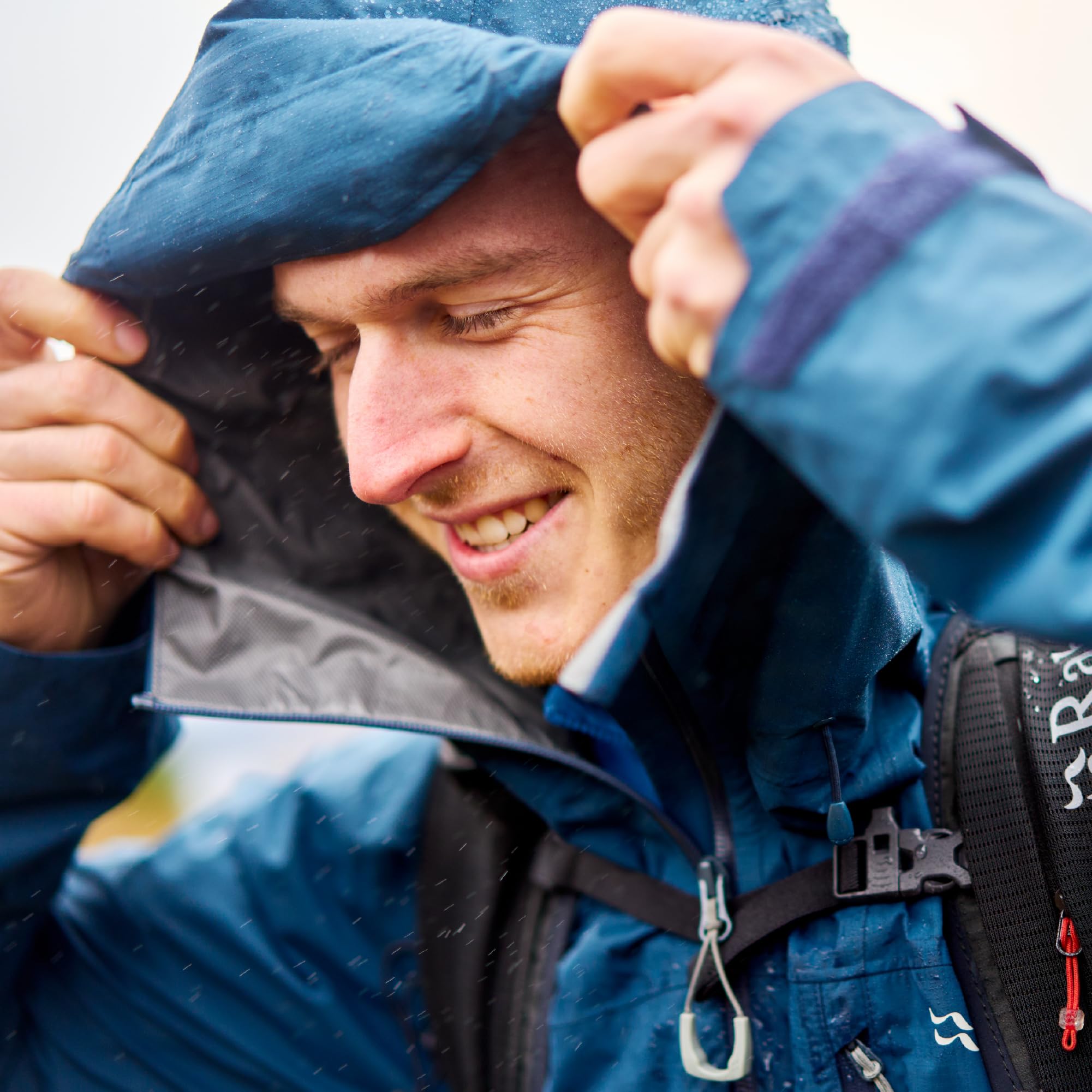 Rab Chaqueta Firewall Mountain para hombre, ligera, impermeable, con capucha, para escalada y senderismo