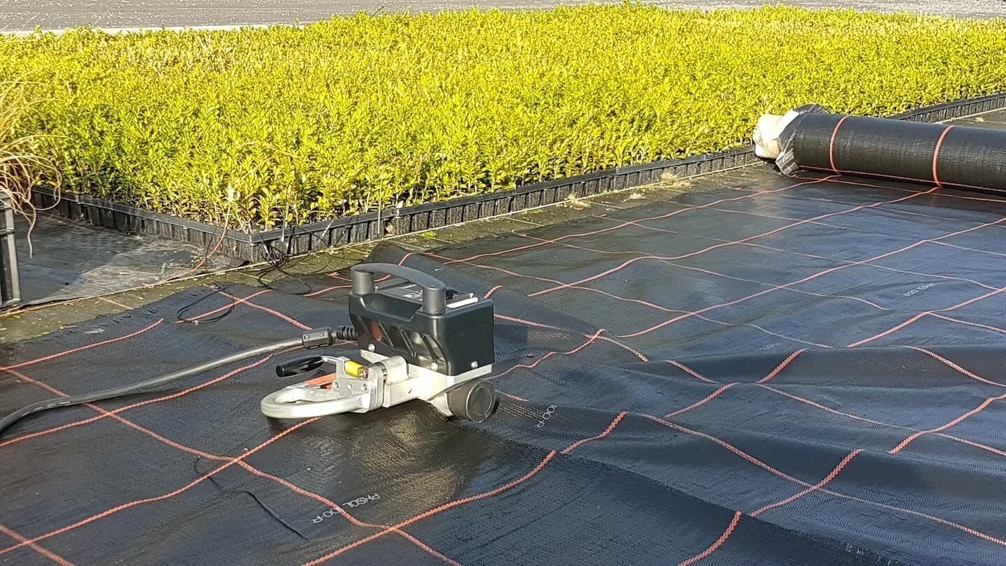 800W Weldy Miniwelder GEO2 Automatic Hot Wedge Welder Machine for Geomembrane HDPE LDPE PP PE Waterproofing, Light and compact