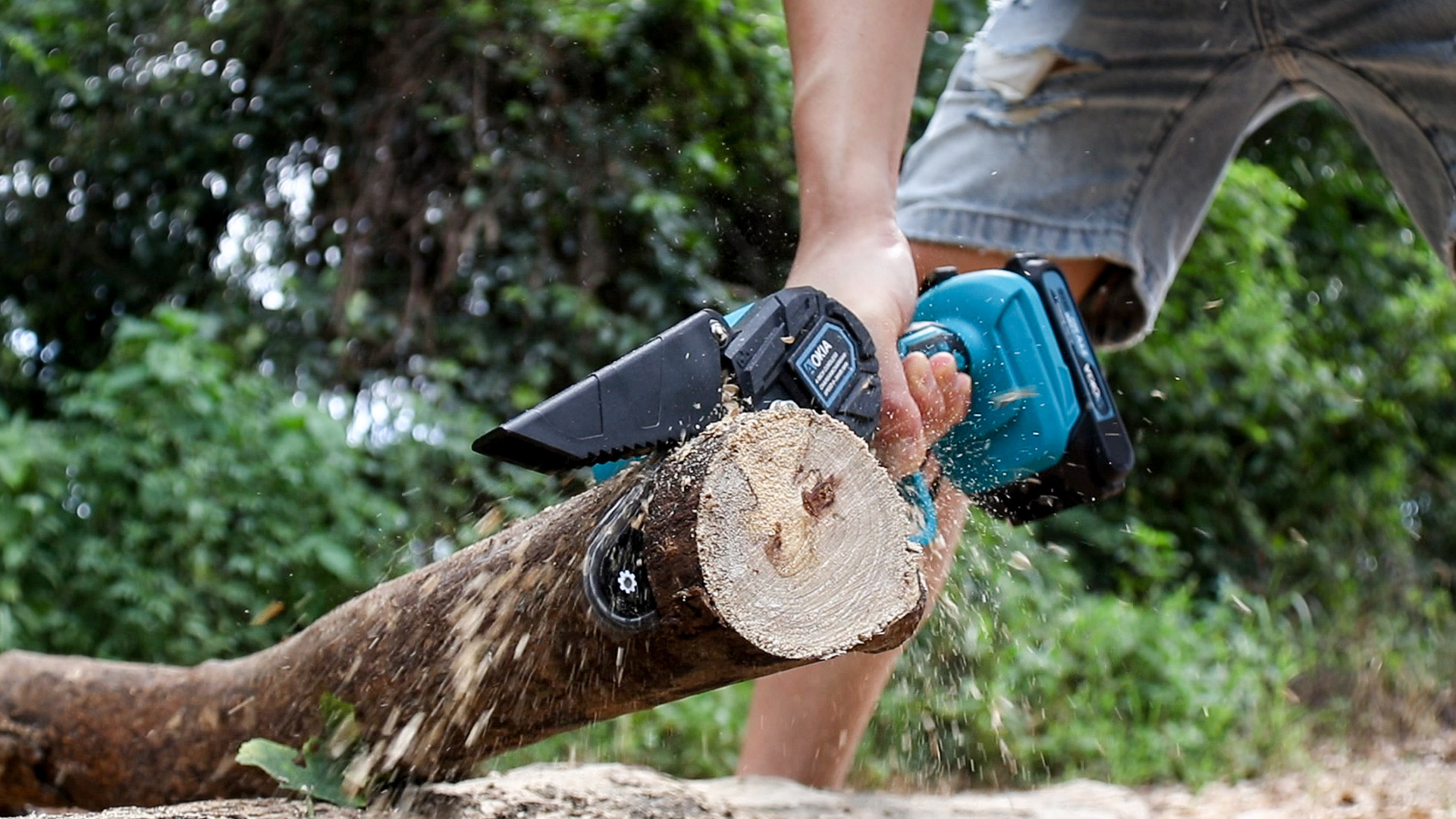 Amazon.com : Mini Chainsaw, 20V Cordless 4 Inch Electric Handheld