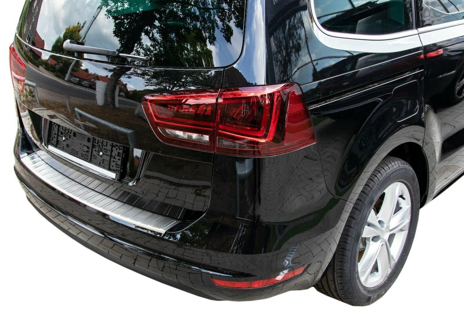 Recambo | Protector de Parachoques trasero | Compatible con VW Sharan II, Seat Alhambra II | a Partir de 2010 | Acero Inoxidable Mate | Protección borde de carga