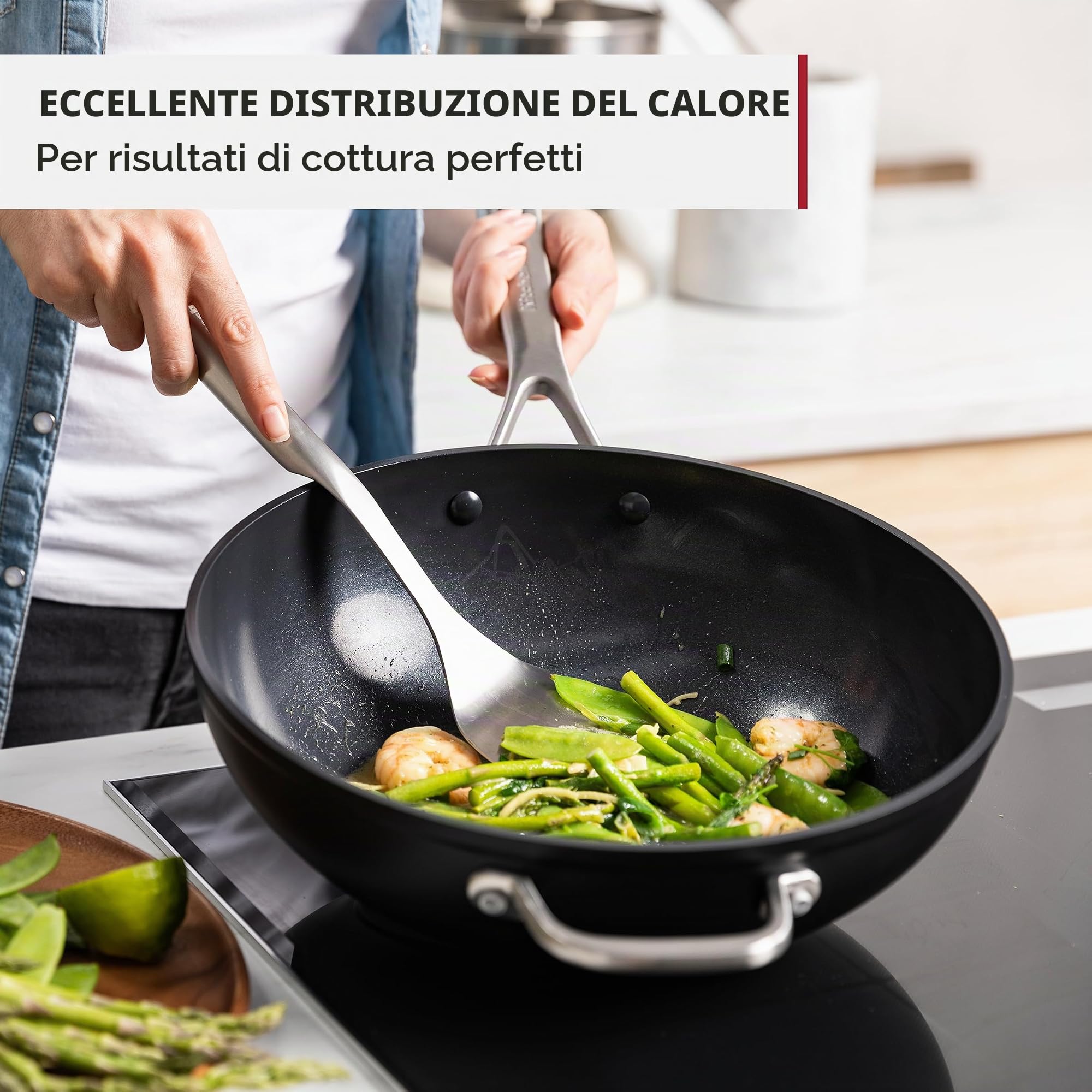 KitchenAid Forged Hardened Aluminium Padella Wok antiaderente in Alluminio Forgiato anodizzato Senza PFAS Ceramica antiaderente, 30cm/5l, induzione, adatto al forno, lavabile in lavastoviglie, nero