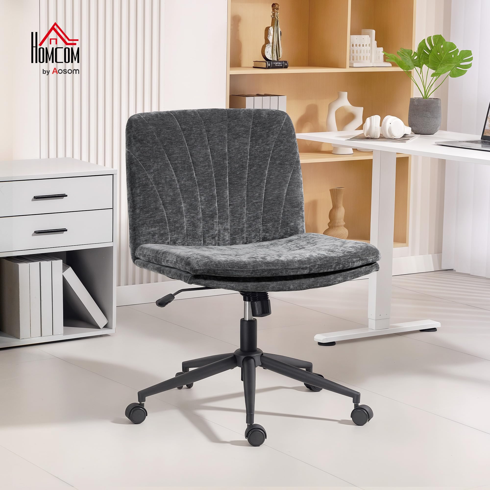 HOMCOM Silla de Oficina Piernas Cruzadas, Ruedas, 62x67x83-93 cm, Gris | Silla de Escritorio, Asiento Ancho, sin Reposabrazos, Altura Ajustable, Giratoria, Función Basculante, Tapizada en Chenilla