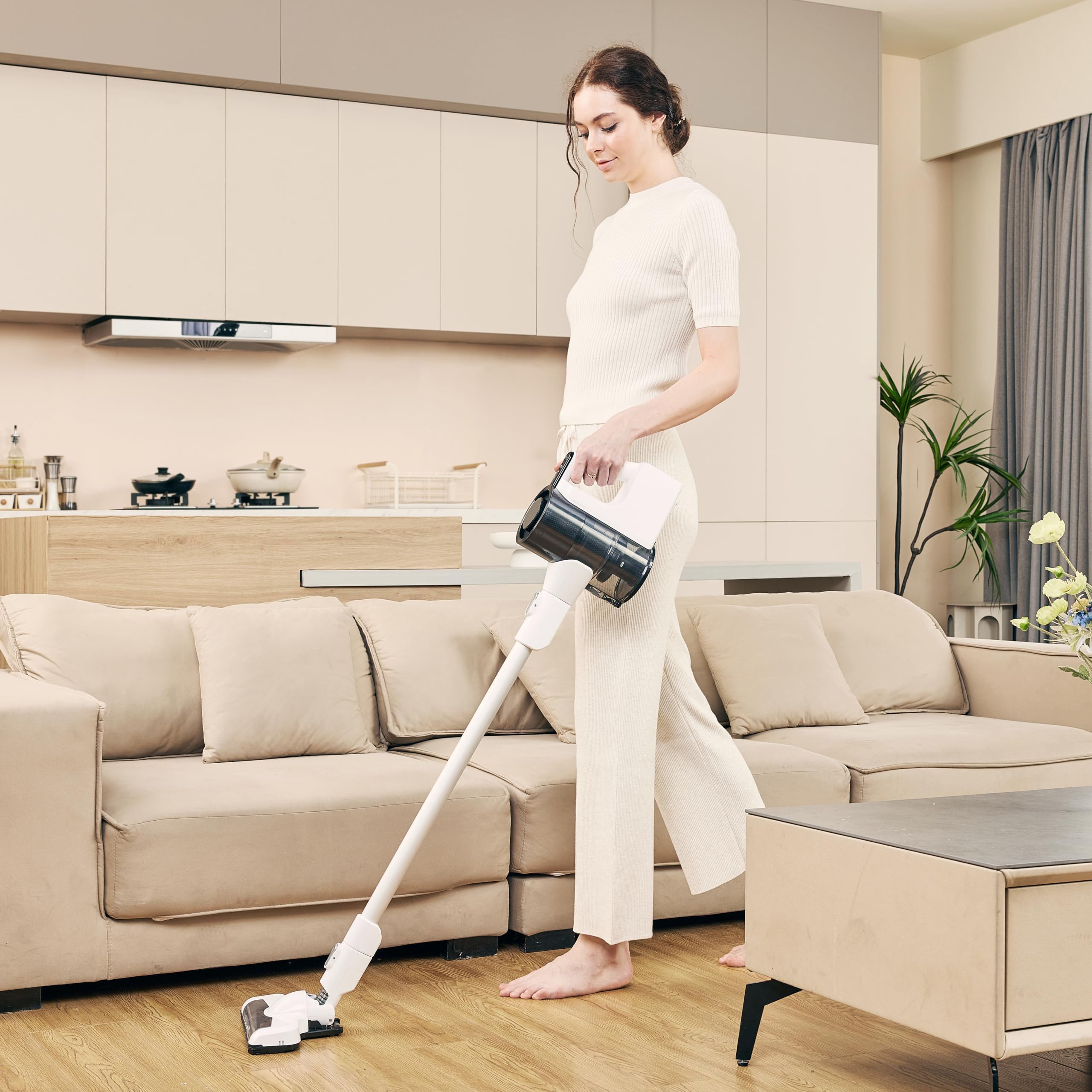 Amazon | 掃除機 コードレス スティック掃除機 サイクロン 自走式