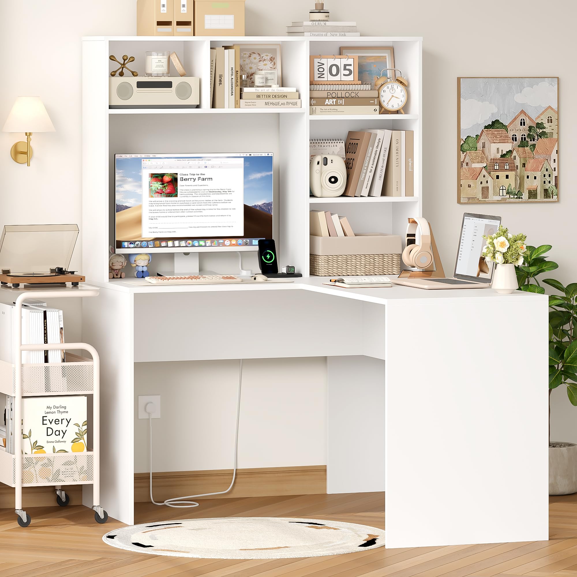 FirFurd Scrivania Angolare con Libreria, 2 Prese AC e 2 Porte USB, Scrivania per Computer ad Angolo a Forma di L, Scrivania ad Angolo per PC con Ripiani in Legno per Ufficio e Casa 108x125x153 cm