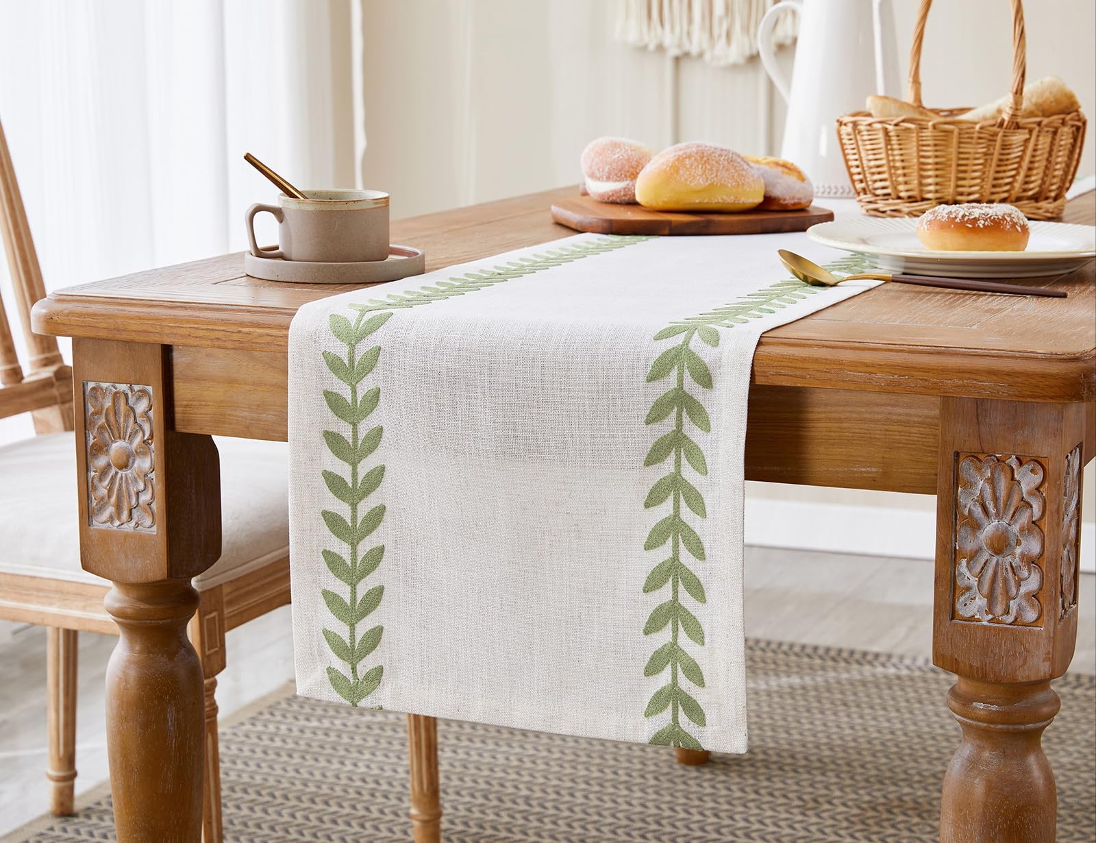 table runner 「立涌菊華紋」　帯リメイク　長尺 Amazon.com: Wracra Embroidered Table Runner Irregular Willow Leaf