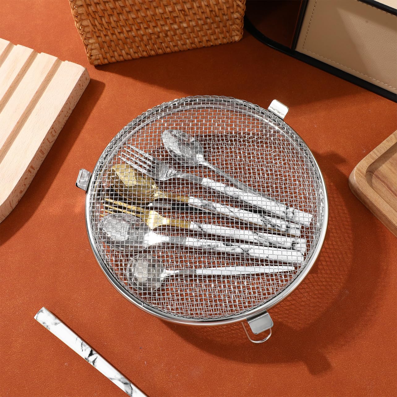 Cesta de Acero Inoxidable para Lavavajillas, Almacenamiento de Utensilios | Plata, Resistente a Alta Temperatura Drenaje de Agua, Accesorio de Cocina para Tenedores y Cuchillos Estilo Aleatorio