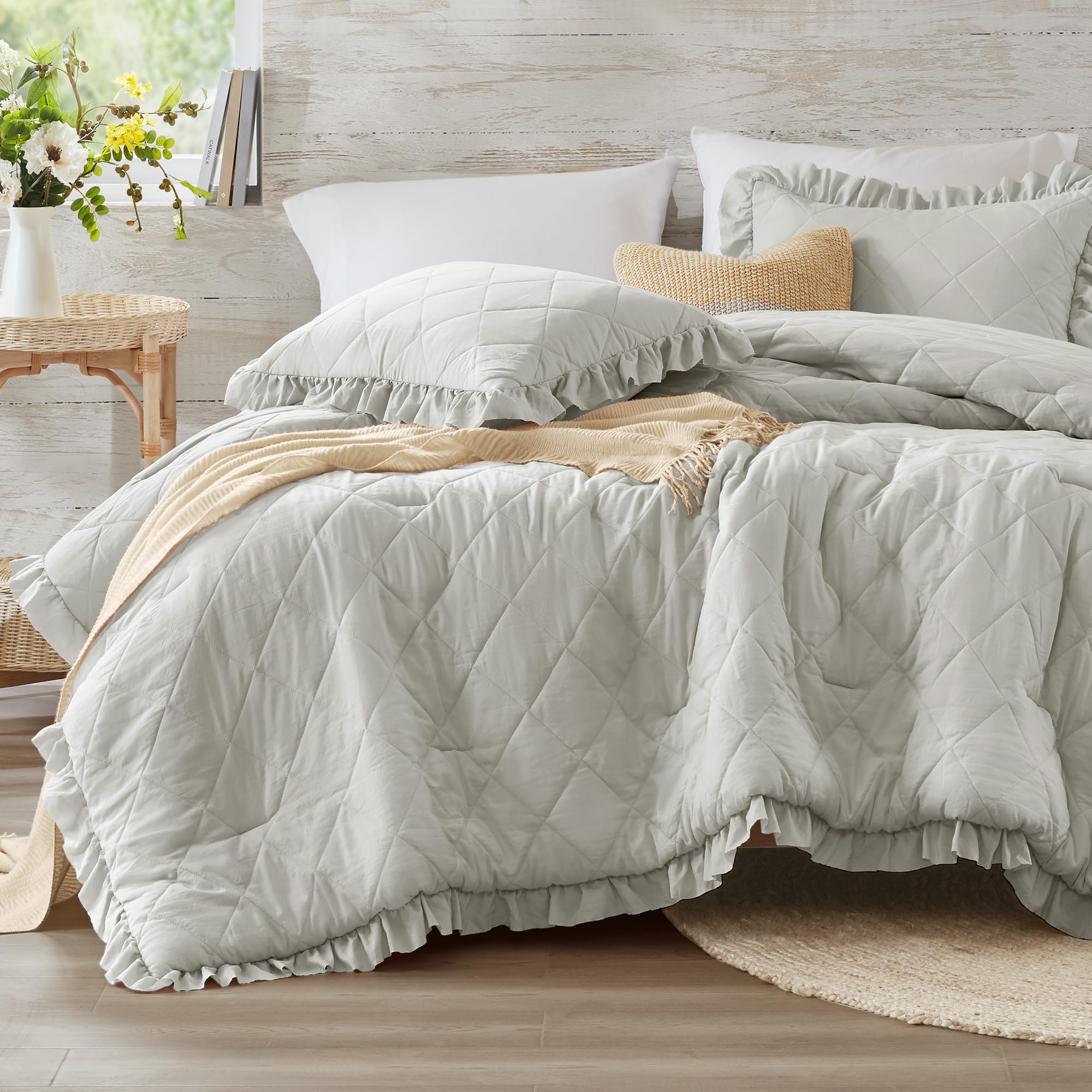 Ruffle Edge Comforter Set - King/Cal King Gray, Farmhouse All-Season 3 PCS Bedding Set with Modern Neutral Design for Easy Care Bedrooms