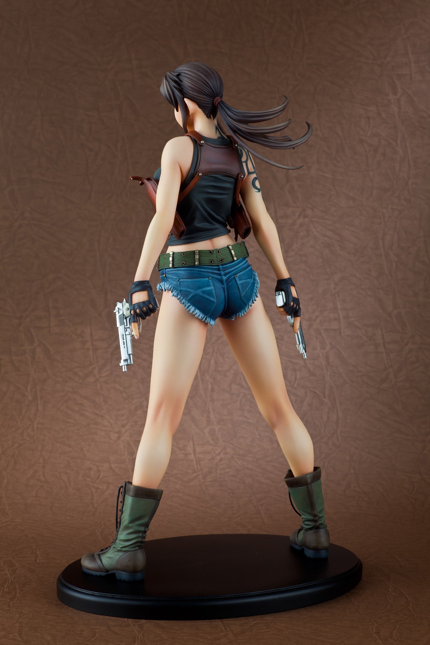 Amazon | Revy レヴィ 二挺拳銃ver (1/5.5スケール ポリストーン製塗装 