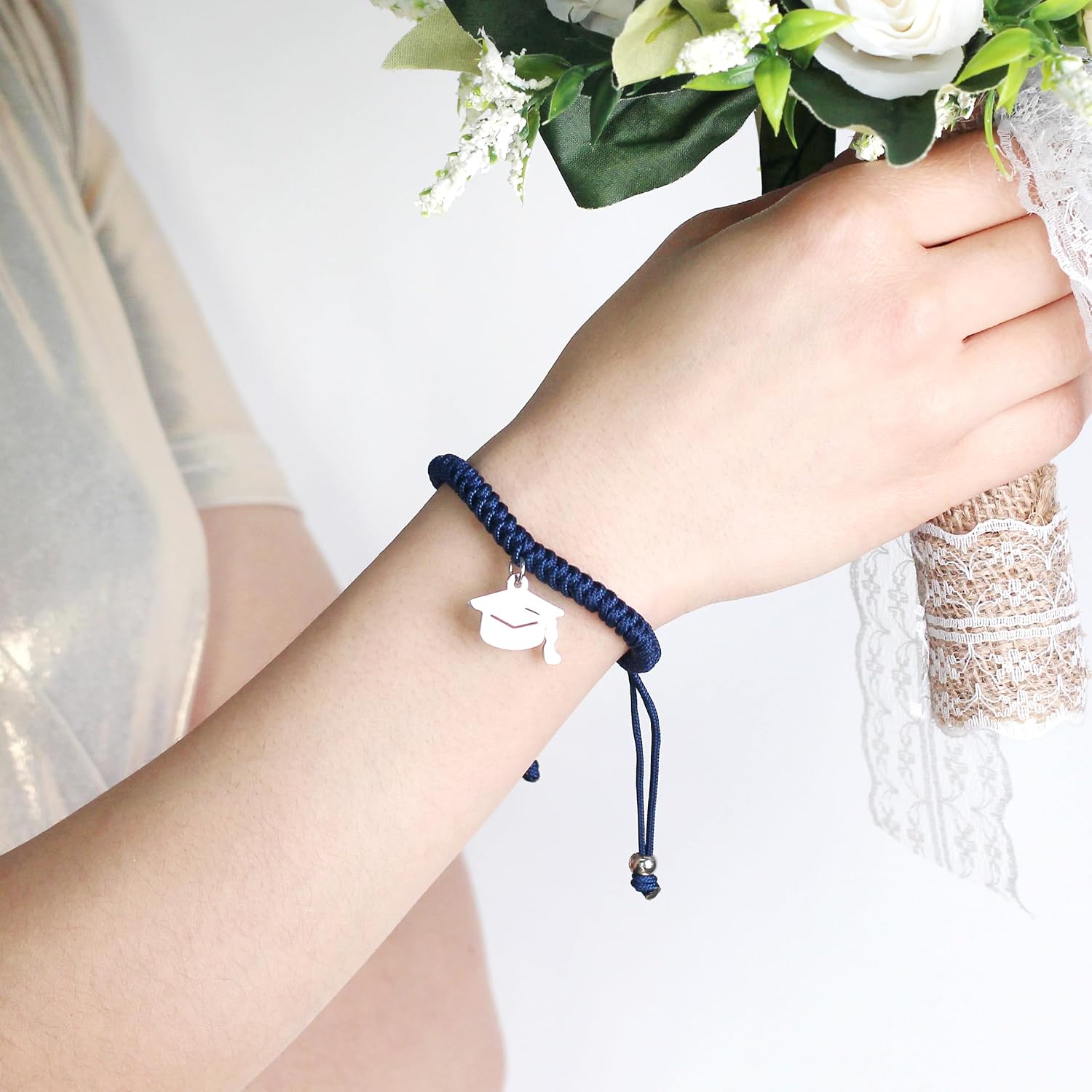 Personalized Graduation Bracelet Adjustable Woven Rope Jewellry, Custom Round/Hat/Rectangle Tag Class Commemorative Team Bracelets for Friendship Thanksgiving Celebration Gift YS5715