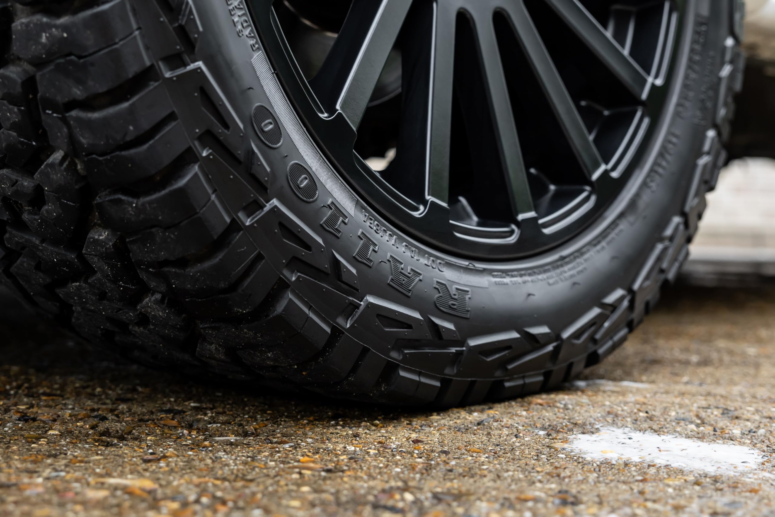 Auto Finesse Tread Tyre Cleaner 500ml | Non-Acidic Tyre Cleaner 