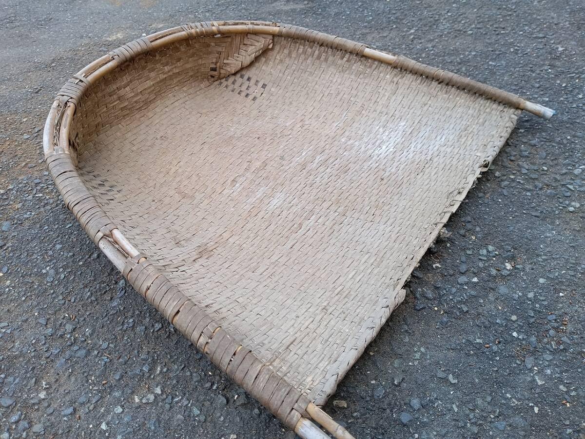 Amazon.co.jp: 【古民具】古い手箕もみ殻取りちりとり農具竹箕竹かご