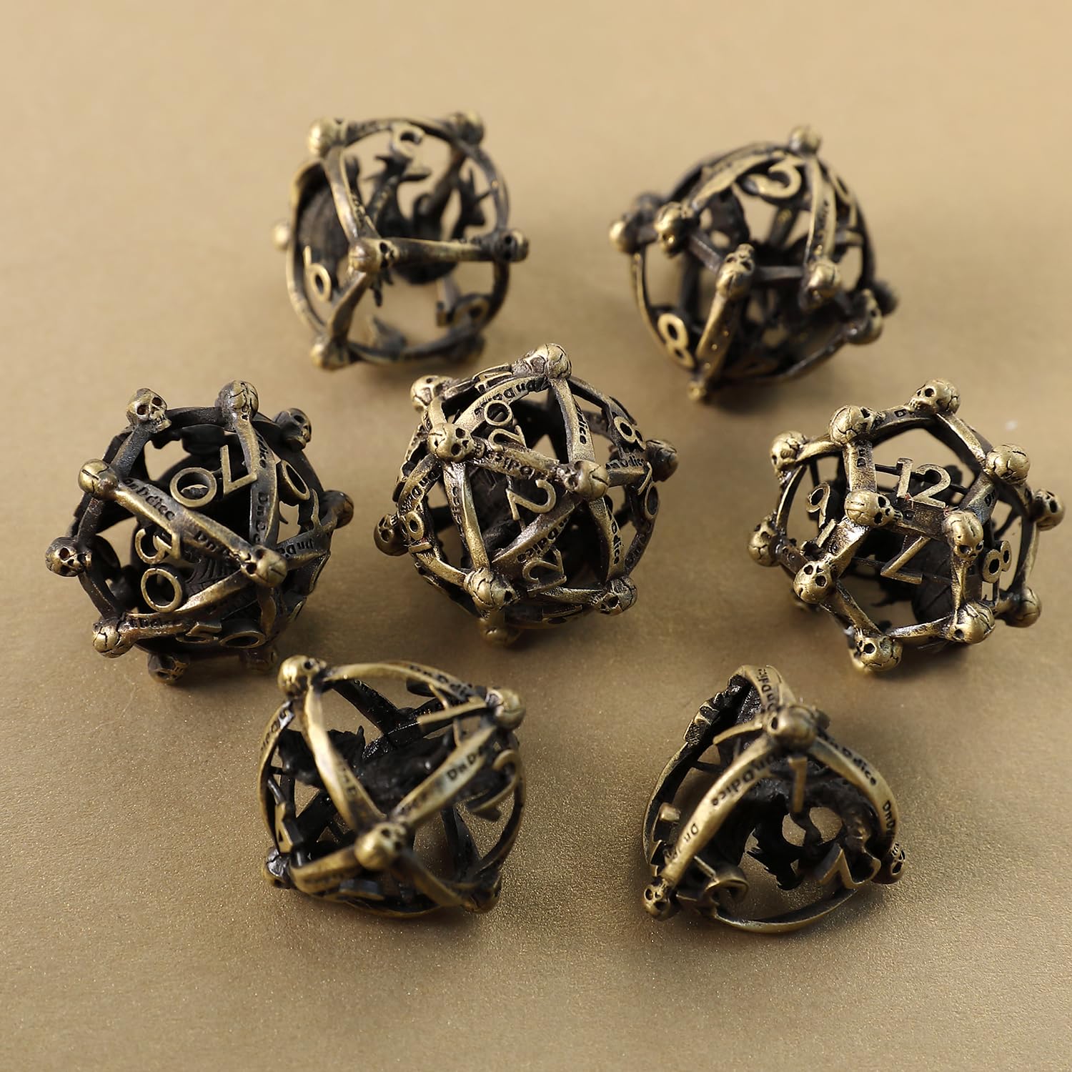 Vendita calda dadi in metallo e set di dadi personalizzati per gioco da tavolo i