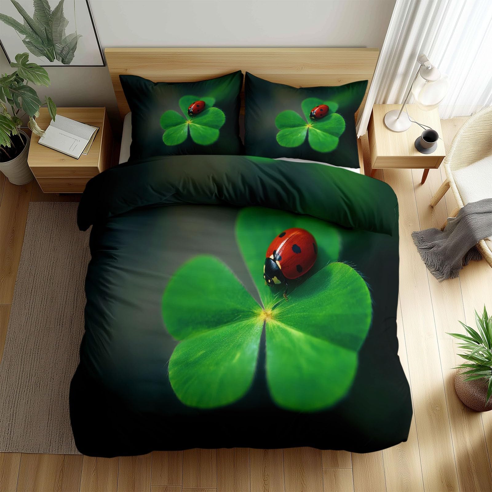 Art Photography Four Leaf Clover Ladybug Printed Duvet Cover 260 x 220 cm for Kids Teenagers Adults, Nature Photography Bedding Set - Soft Breathable Comforter Reversible Super King Duvet Cover