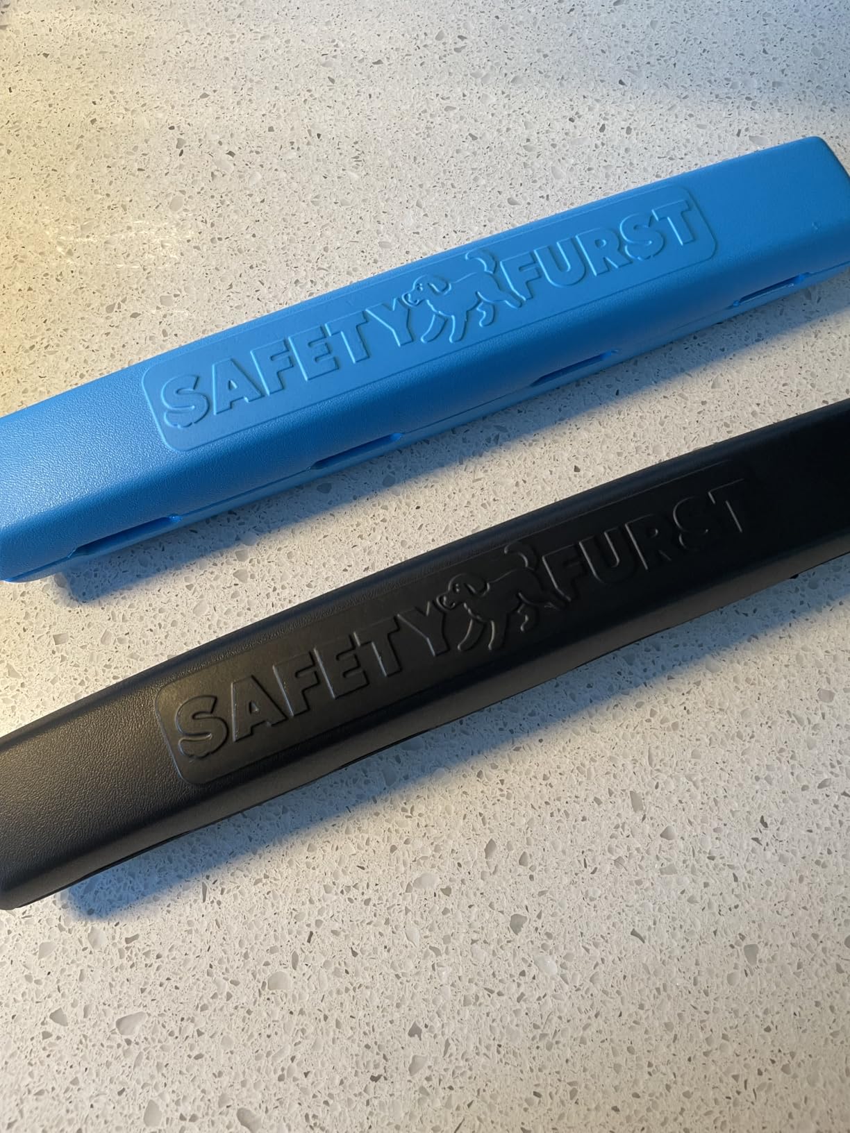 Whiffie Cushion dog window chin rest on car door