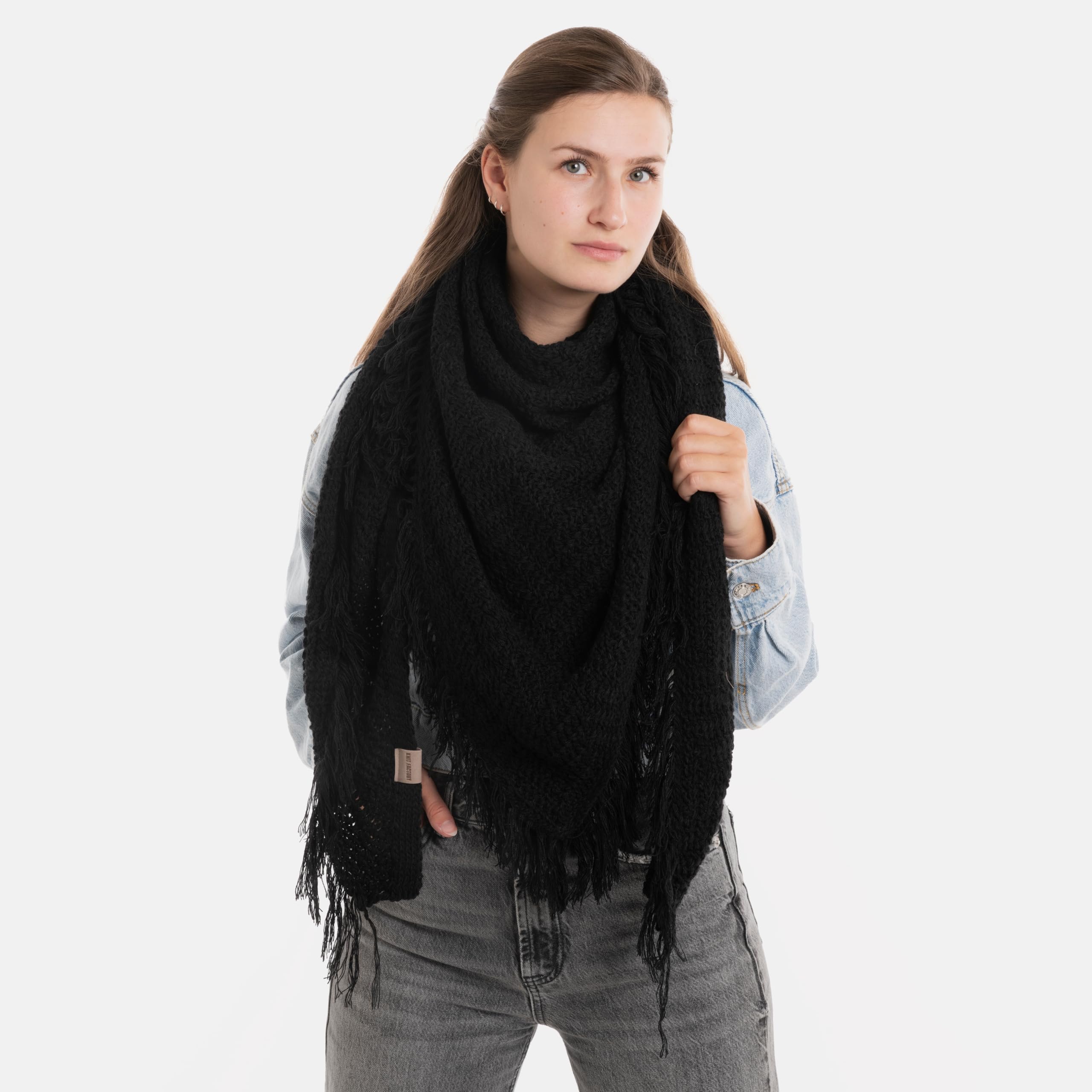 KNIT FACTORY - Dreiecksschal Amber - Damen Strickschal mit Wolle - Umschlagtuch für den Herbst und Winter - Winterschal - Dreieckstuch - Hochwertige Qualität - XXL Schal - 190x85 cm