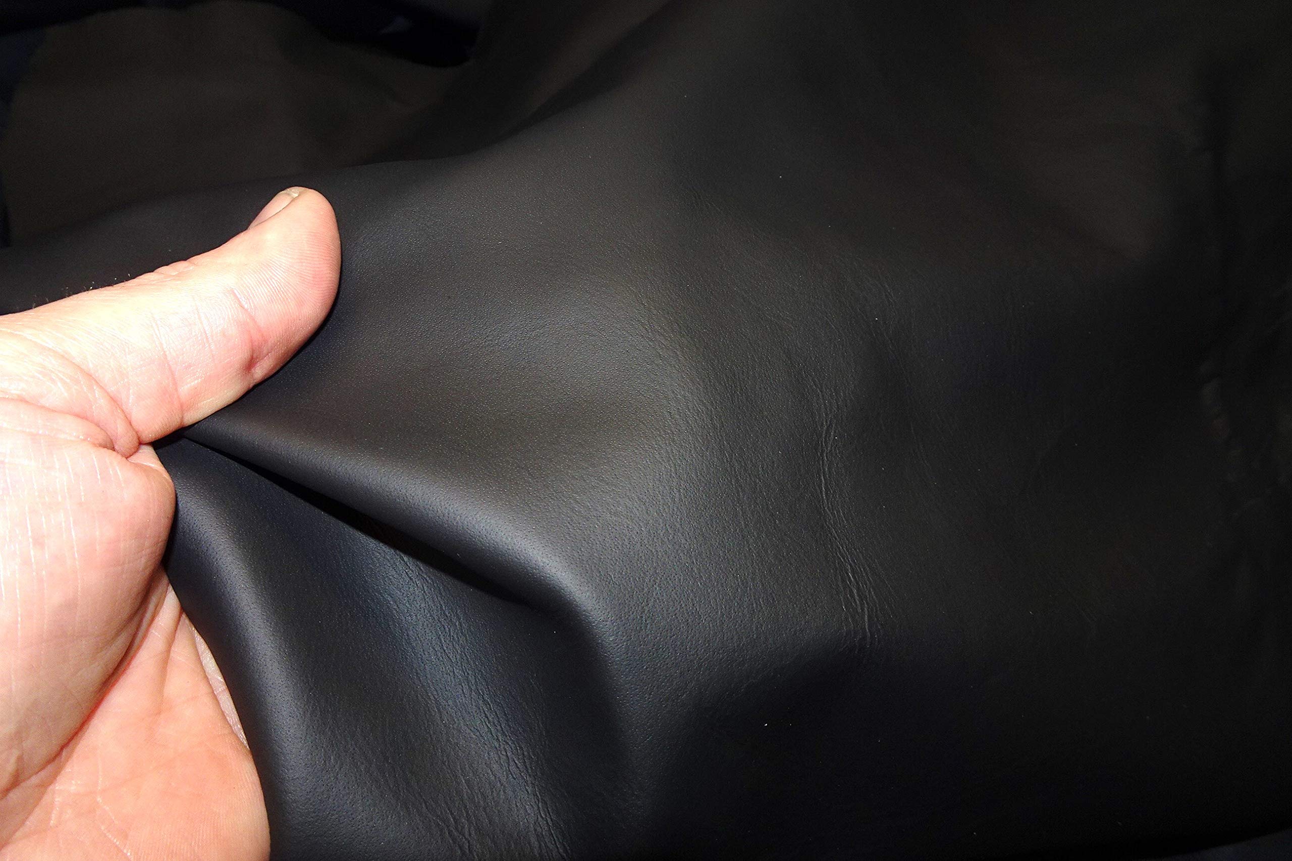 Lederreste Nappaleder Lederstücke schwarz Lederzuschnitte Möbelleder 1,2-1,4 mm (DIN A2 60 x 42 cm, Leder genarbt Sort 2)